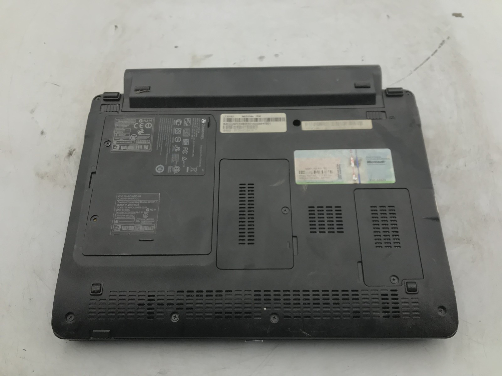 GATEWAY KAV60 – BOOTS TO BIOS – INTEL ATOM N270 – 1GB RAM – NO OS – READ DESC-BB