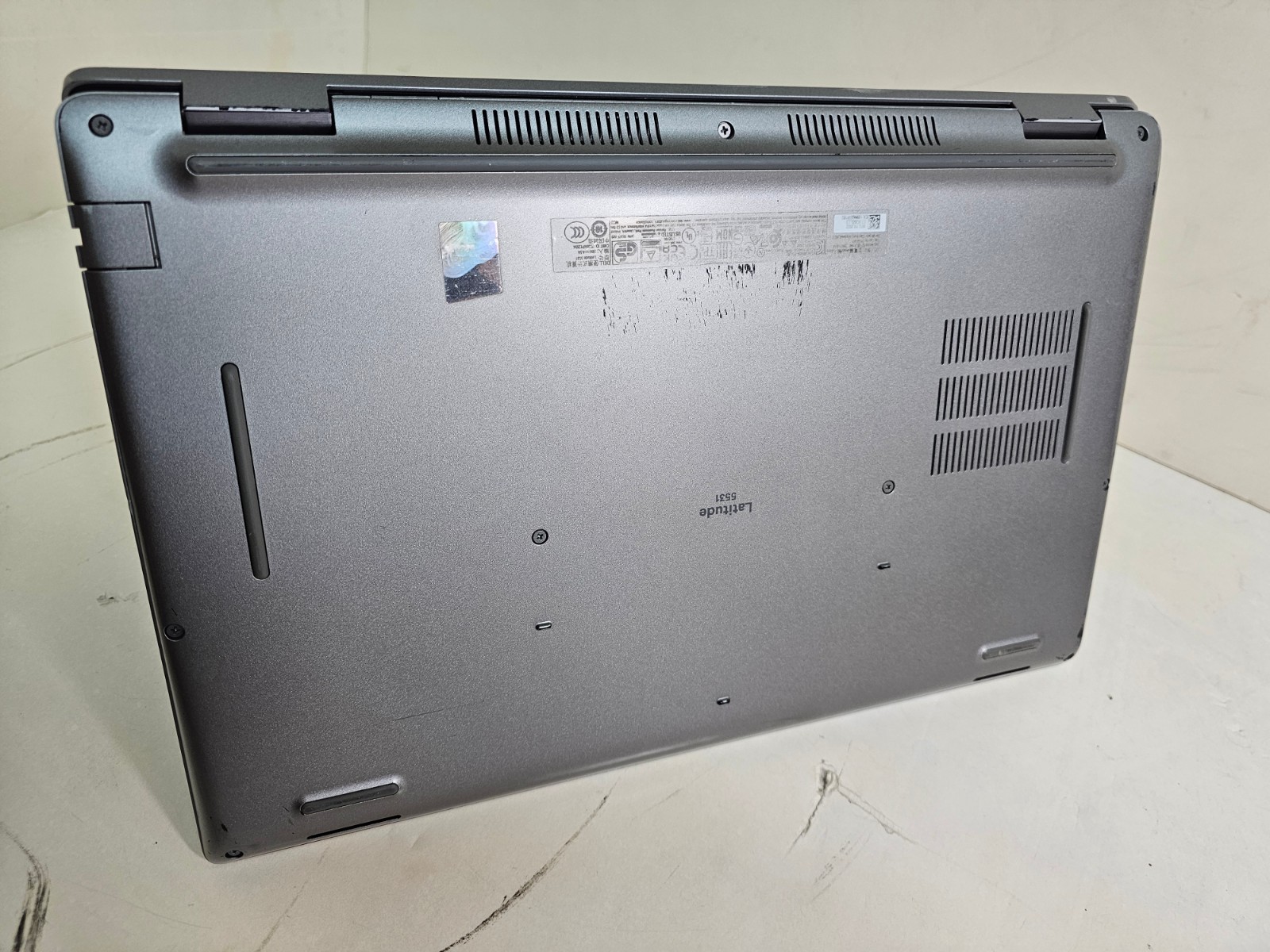 Dell Latitude 5531 Laptop – i5-12600H 8GB 256GB NVMe SSD AX211 Webcam 15.6″ 1