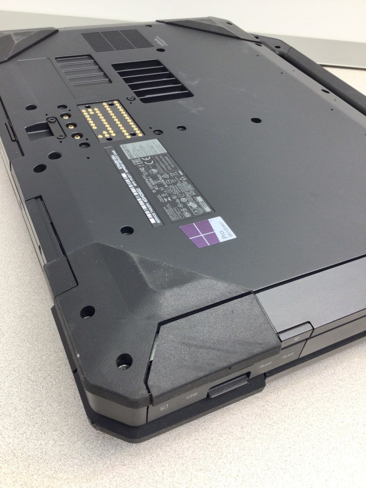 Dell Latitude 5414 14″ 256GB SSD Core i5-6300U, 2.40GHz, 8GB !!BAD BATTERY!!