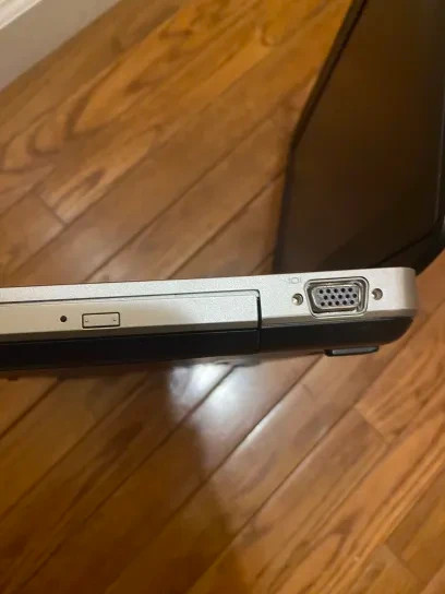 (SELL AS IS) Dell Latitude E5430 laptop 4 gb ram 500 gb hard drive