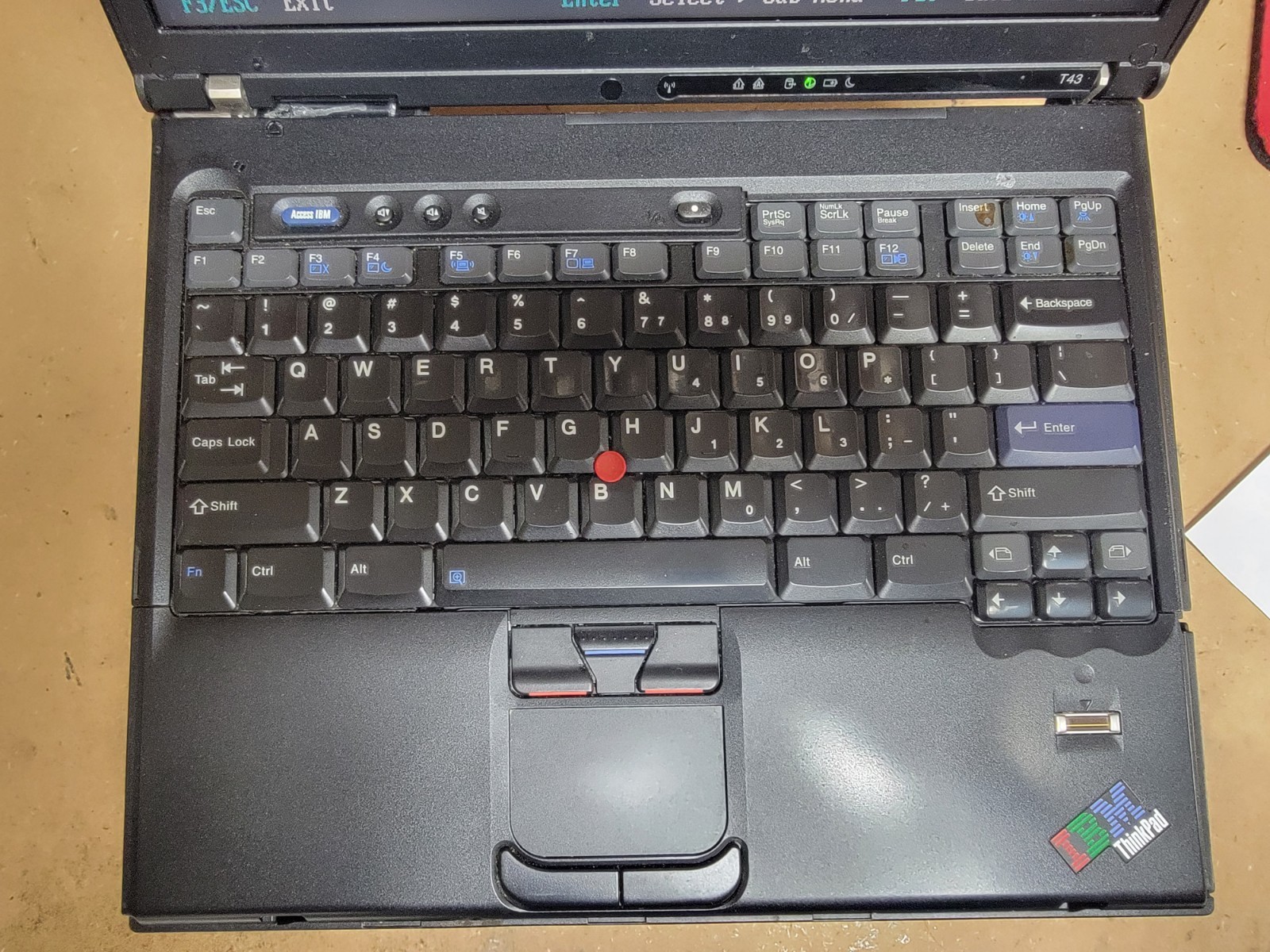 IBM Thinkpad 14″ T43 – Pent M – 512MB Ram – NO HDD NO BATTERY – FOR PARTS