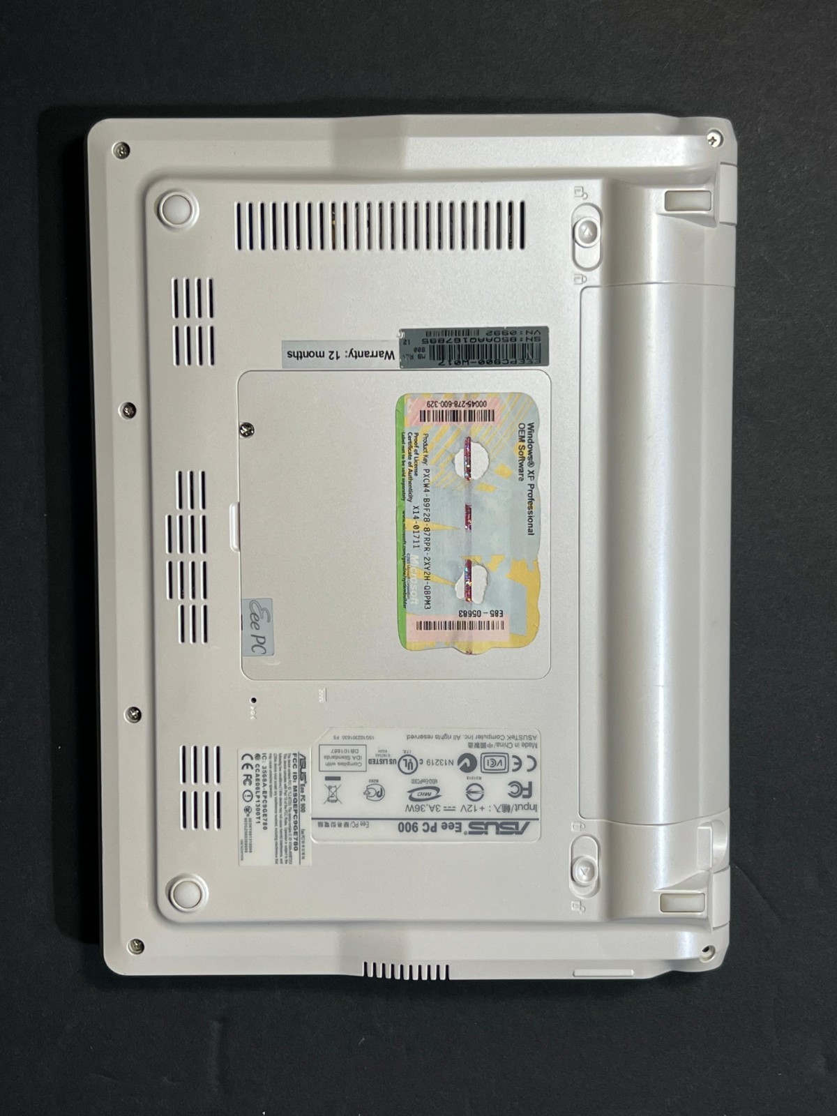 PC Asus EEE PC 900 Pearl White NO CORD – BROKEN SCREEN – SOLD AS-IS E02