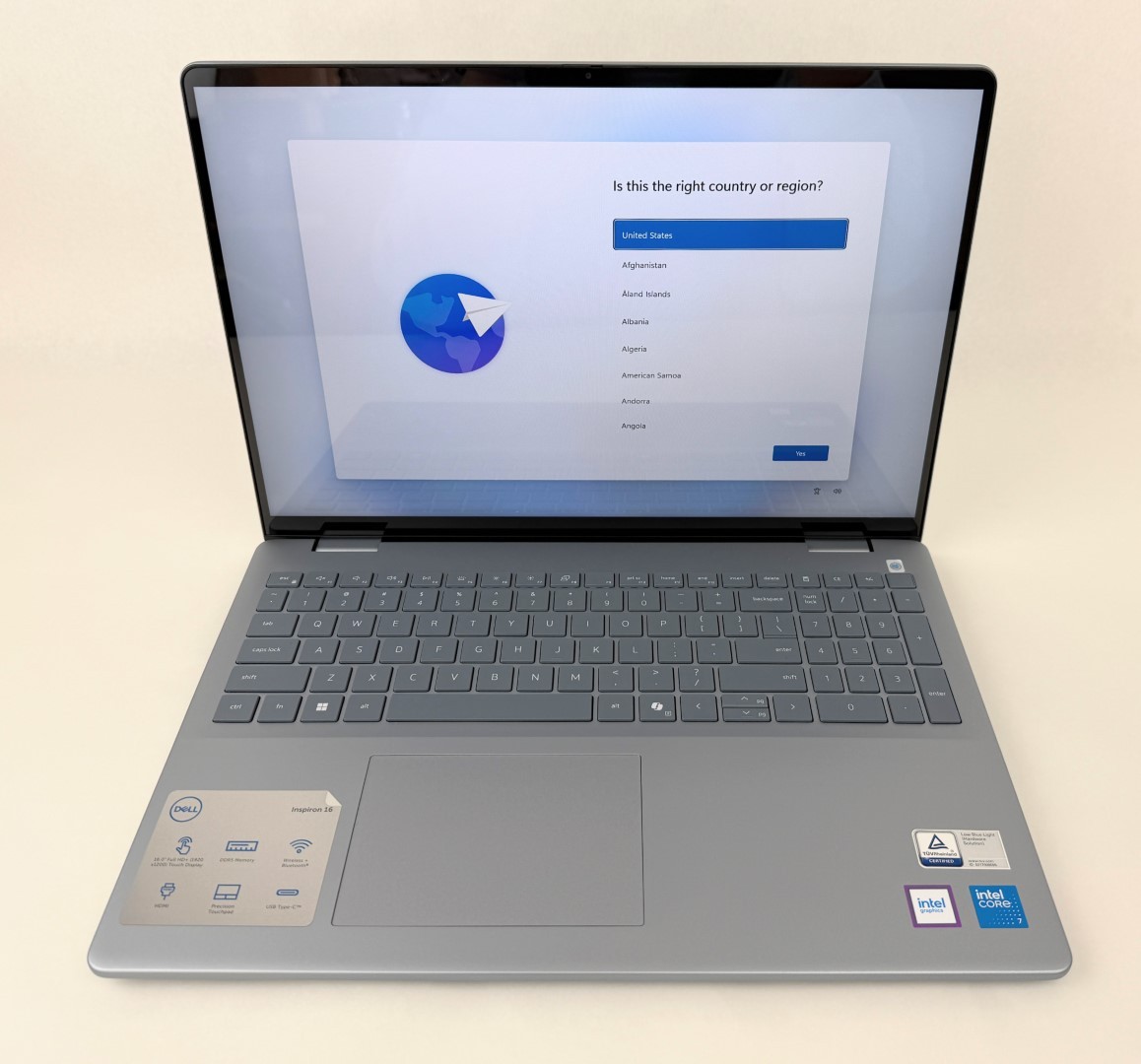 Dell Inspiron 5640 16″ 1920×1200 Touch Core 7 150U 32GB 1TB SSD W11H – Dent