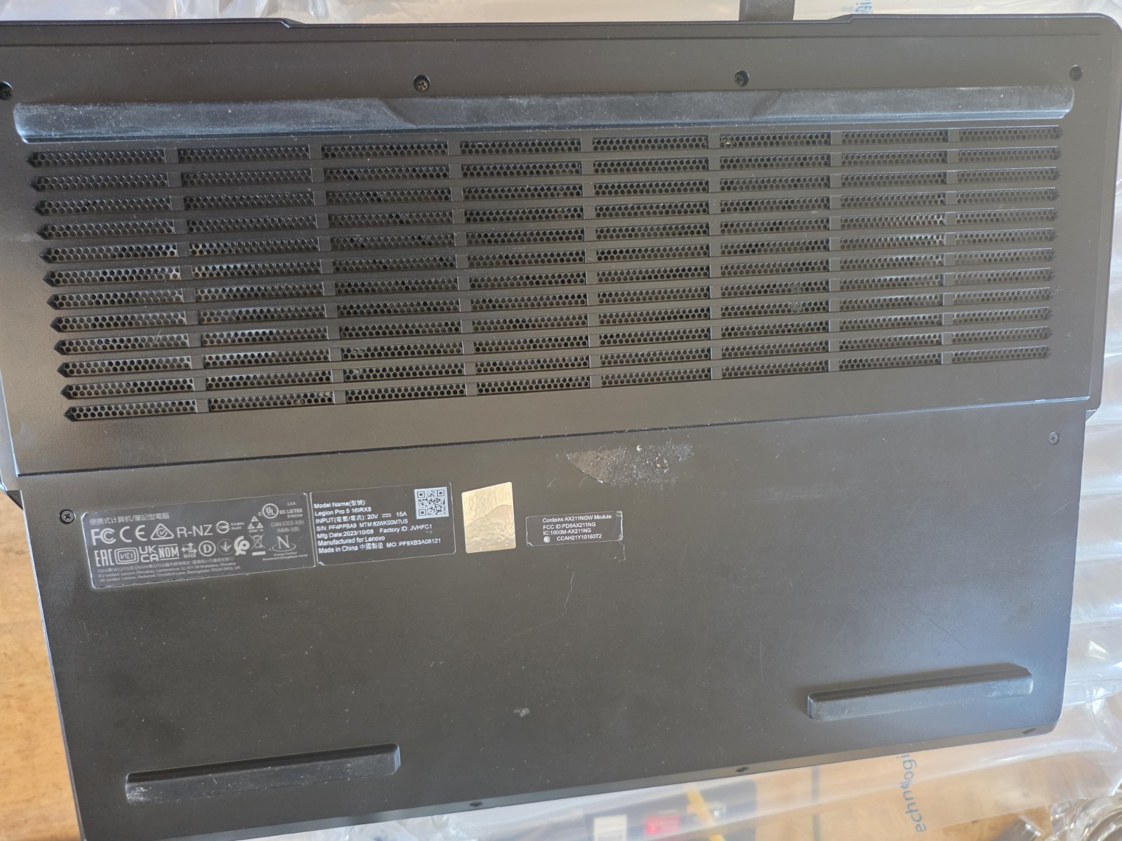 Lenovo Legion Pro 5 16IRX8 16 (1TB SSD, Intel Core i9 13th Gen. 4060 Works Iss