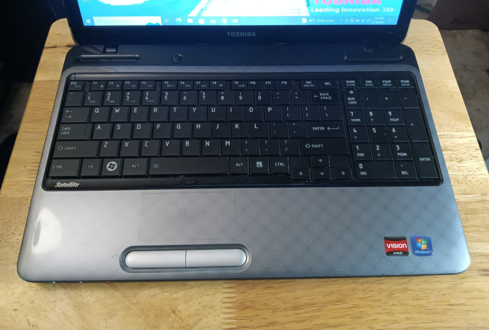 Toshiba L755D-S5109/Amd A4-3305M 1.90ghz/4gb/320gb/Windows 10 Pro/Webcam/BT/15.6