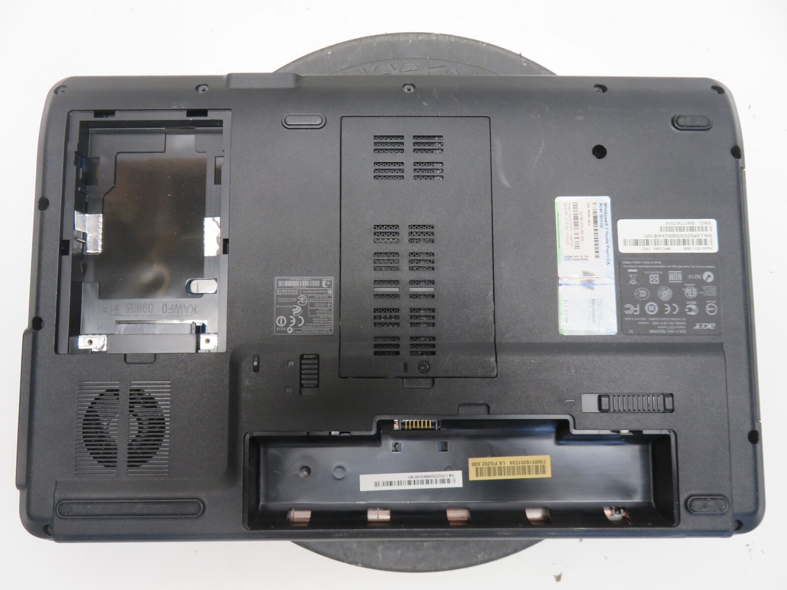 Acer Aspire 5517 AMD Athlon 64 TF-20 1.6GHz 3 GB NO HDD No Batt – FOR PARTS