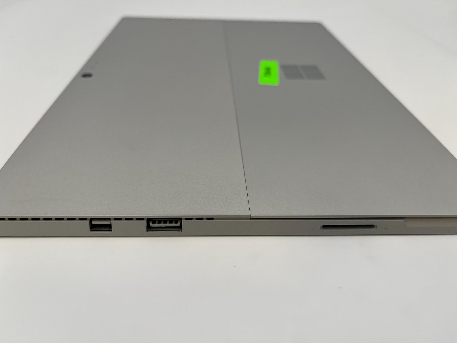 Microsoft Surface Pro 4 1724i5-6300U@2.4 GHZ 4GB RAM 128 GB NVME Win 11 PRO