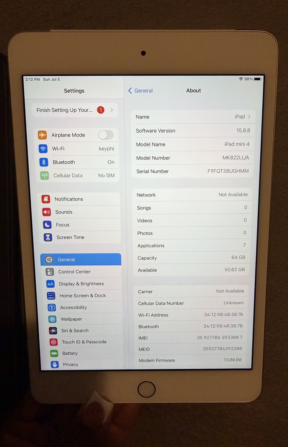 Unlocked Apple iPad mini 4 64GB Wi-Fi + Cellular 7.9in Gold and Case