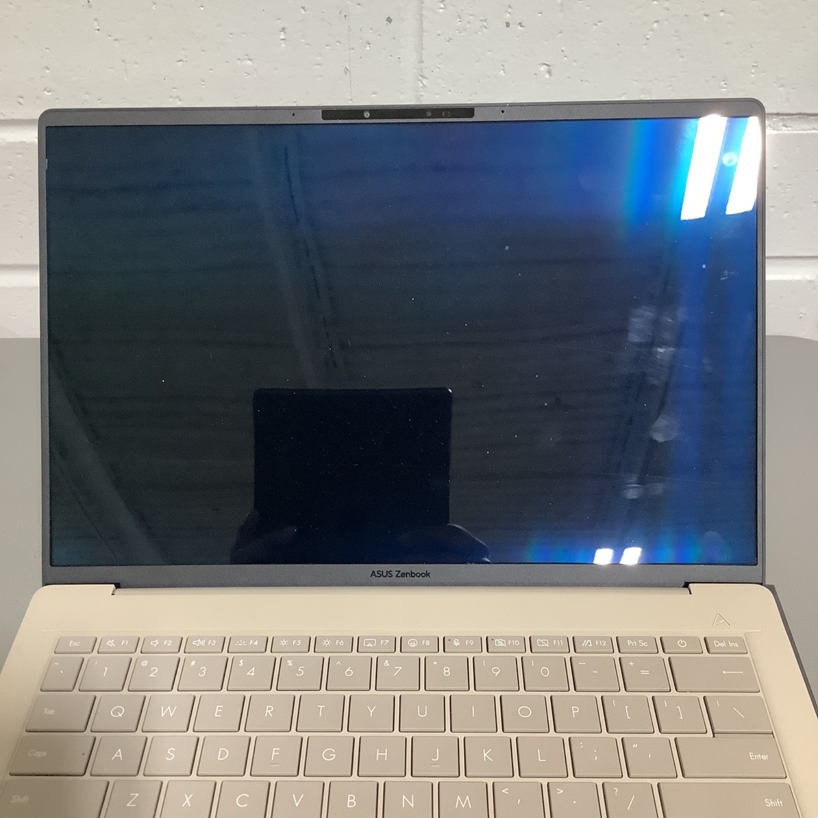 ASUS Zenbook A14 (UX3407Q) 14″ FHD+ OLED Snapdragon X Plus 16GB RAM 512GB SSD
