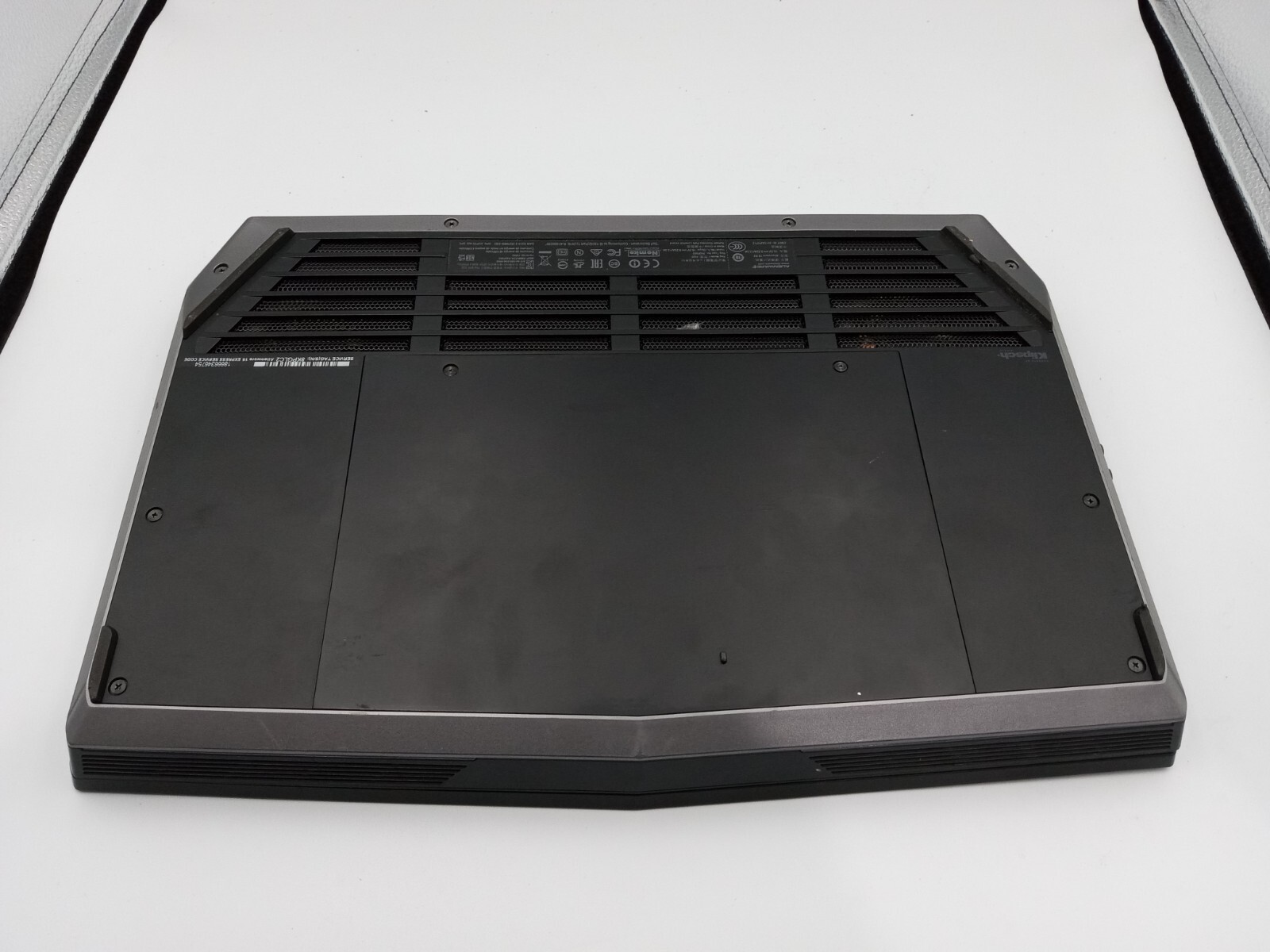 Dell Alienware 15 R2 15″ FHD Laptop Intel i5-6300HQ GTX 965M – PARTS/REPAIR -RR