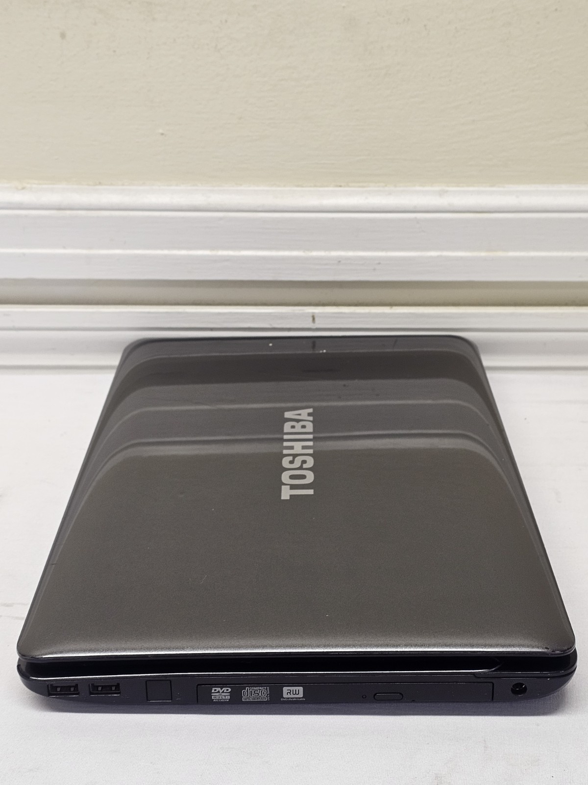 Toshiba Satellite L655-S5150 Laptop – Pentium P6200 – Parts – Read Description