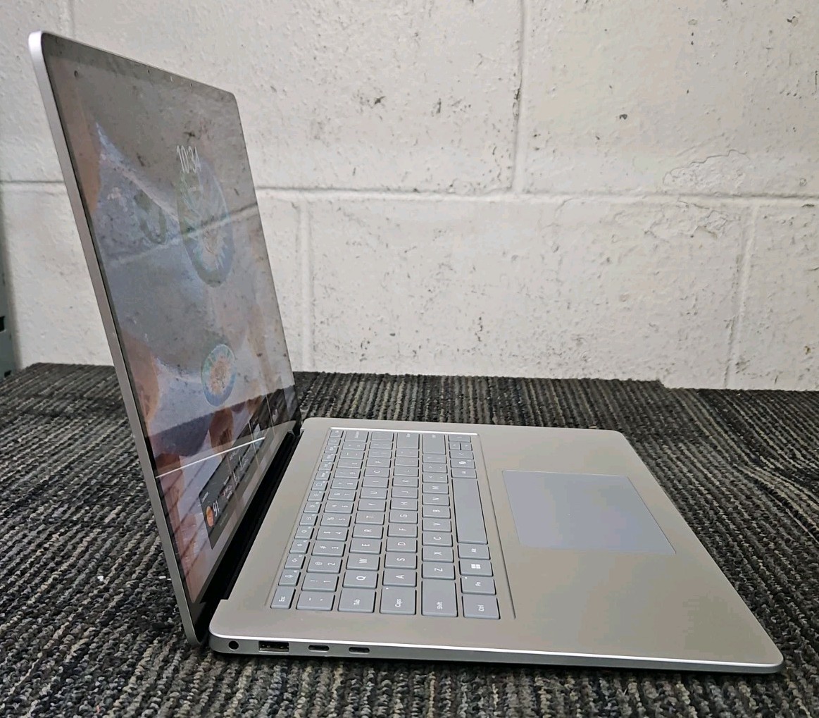 Microsoft 2037 Surface Laptop Snapdragon X Elite 16GB Go RAM GT RAM 512GB