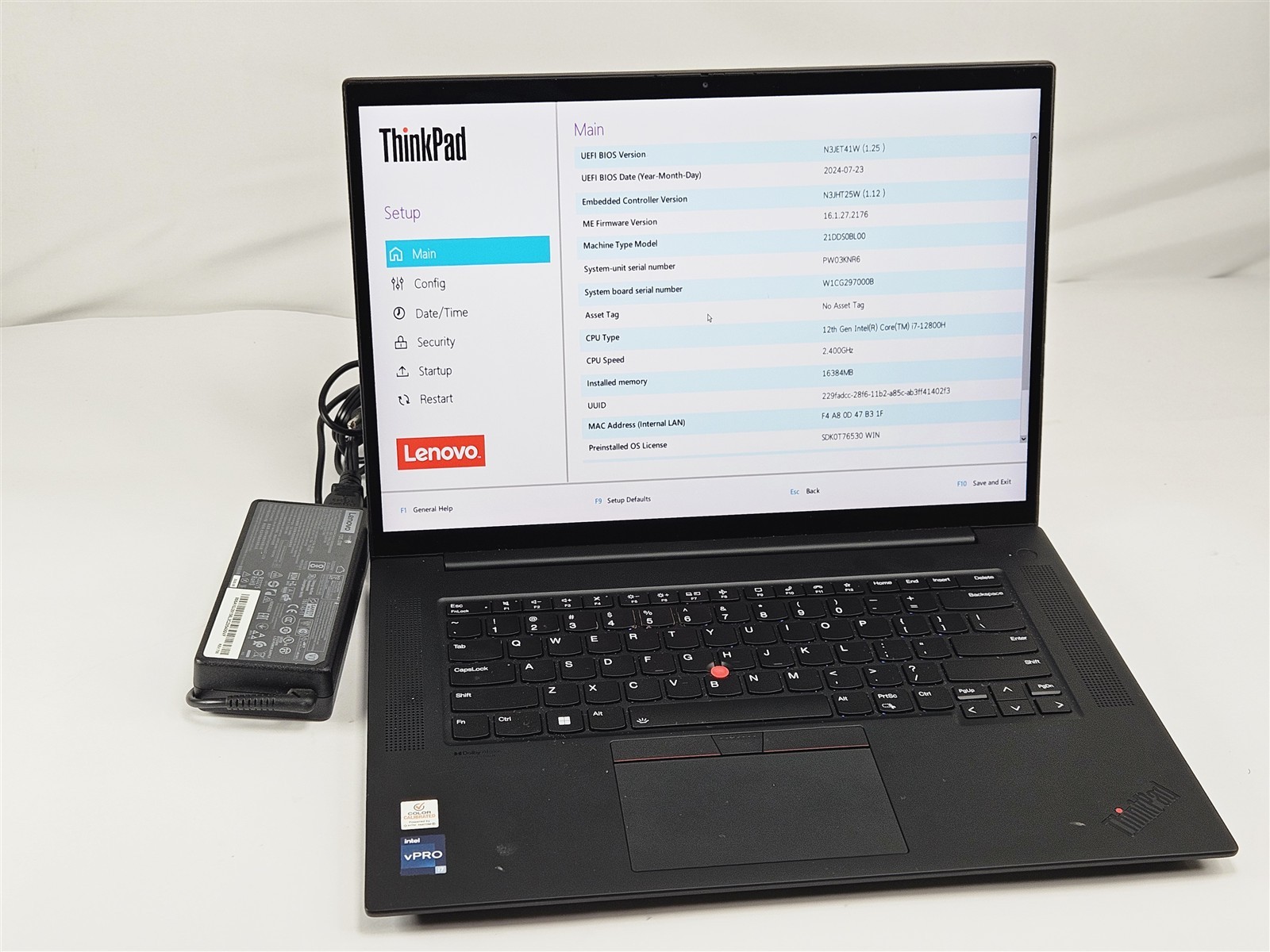 Lenovo ThinkPad P1 Gen 5 16″ Core i7-12800H 16GB RAM 512GB NVMe SSD Touch Black