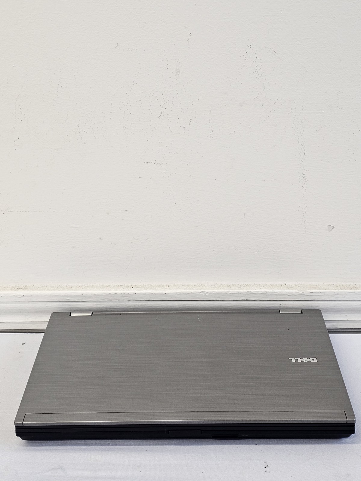 Dell Latitude E6410 Laptop – Intel i5-M560 – 4GB RAM – 320GB HDD BAD BATT Win 10