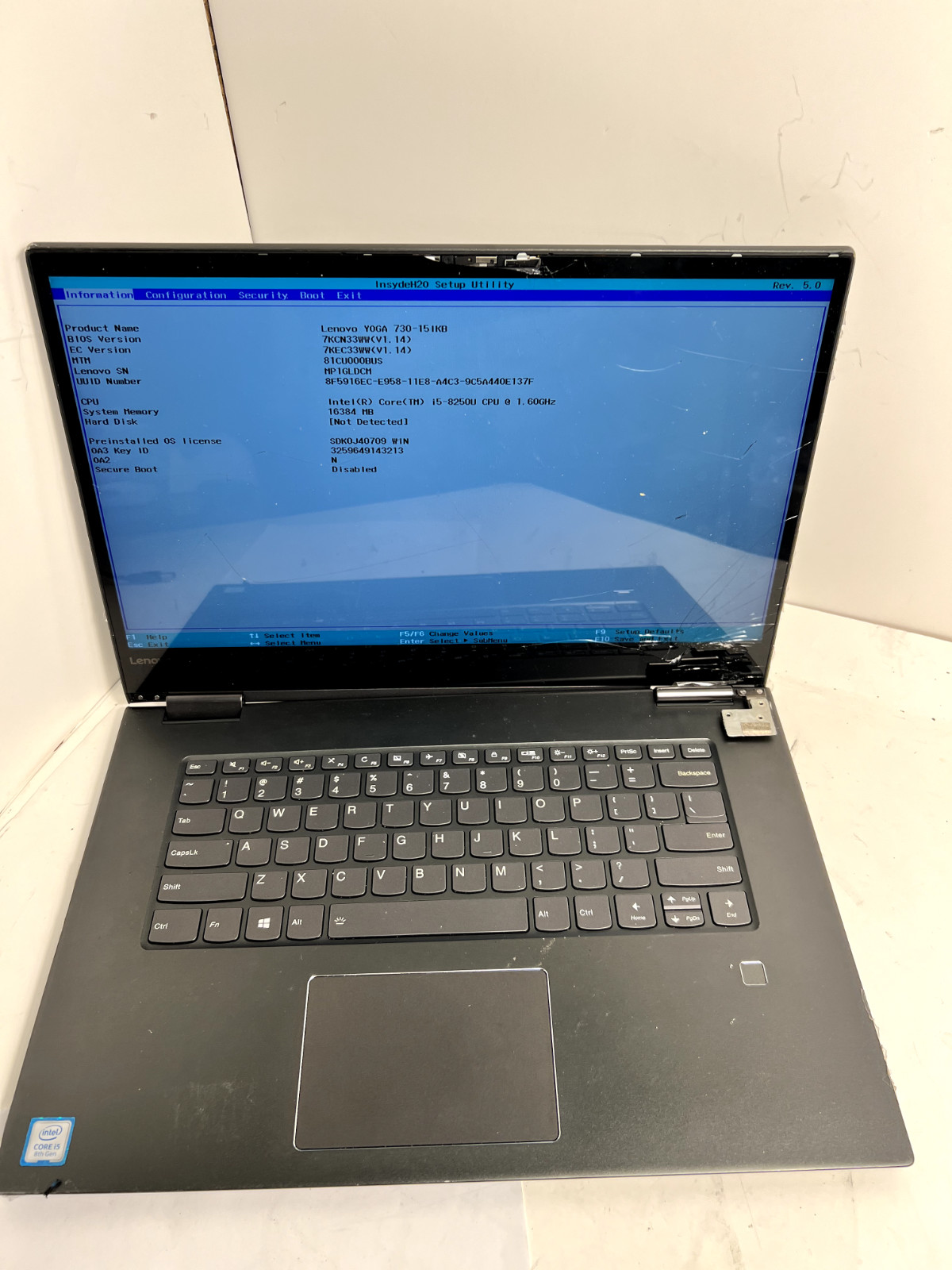 Lenovo Yoga 730-15IKB 15.6″ 2 in 1 i5-8250U 1.60 GHz 16GB No SSD As-Is *Cracked*