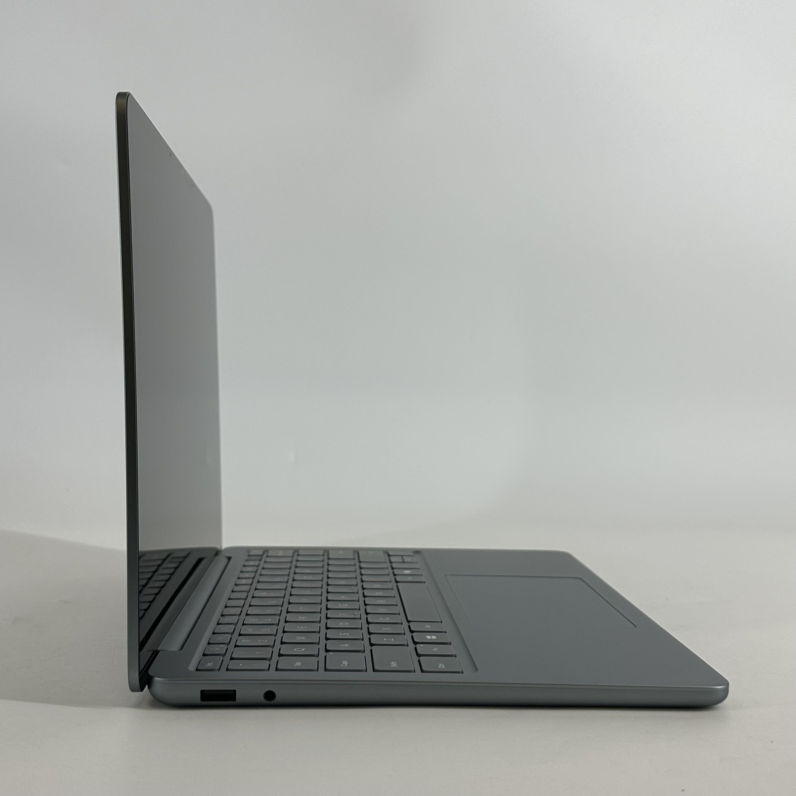 Microsoft Surface Laptop 13 Gray FHD+ TOUCH X Plus 3.30 GHz 16GB 512GB UFS