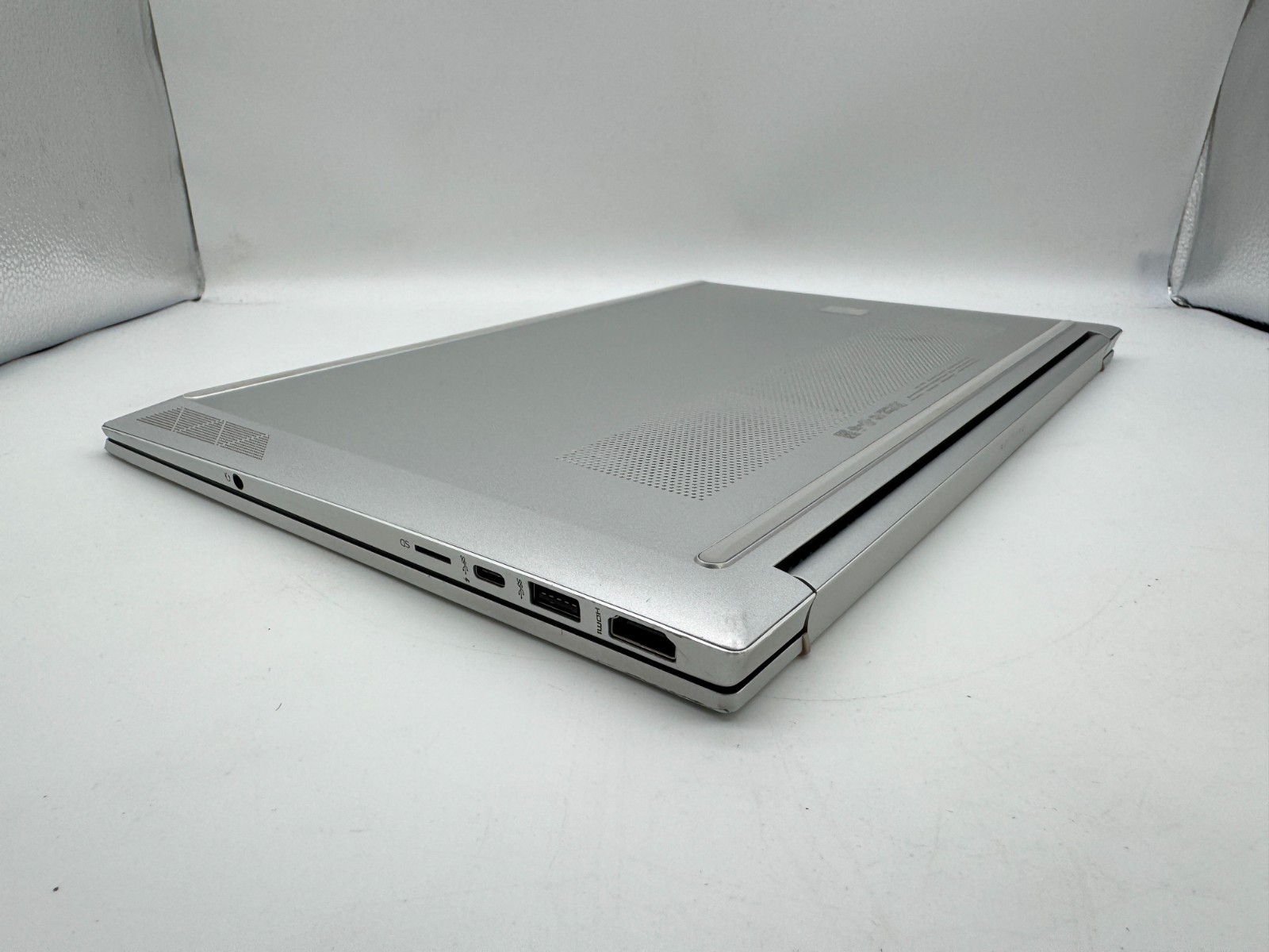 HP Pavilion 15-eg0025nr 15.6″ Laptop intel i7-1165G7 2.80GHz 16GB RAM 512GB SSD