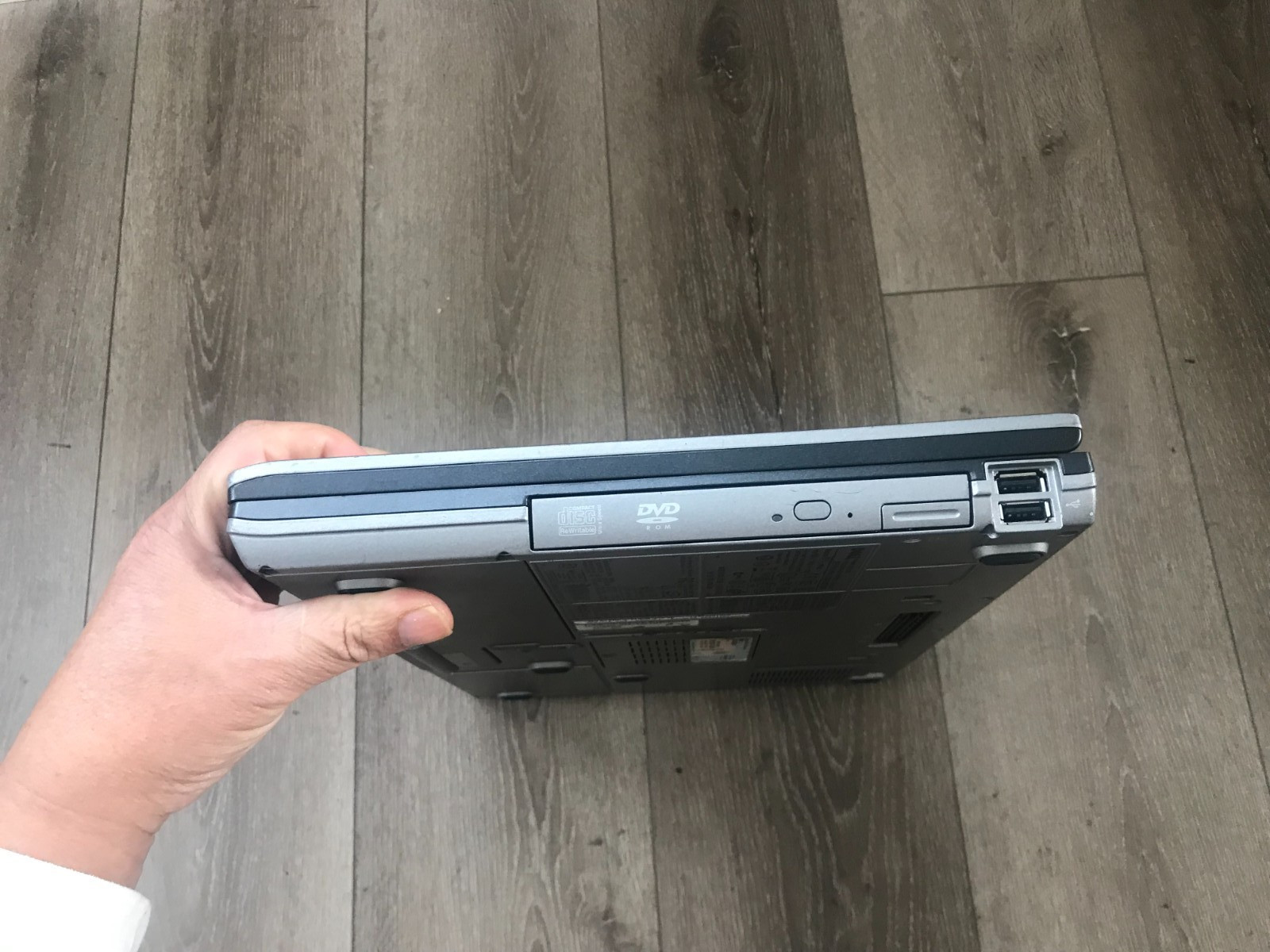 Dell Latitude D830 15.4″ Intel Core 2 Duo T7500 2.20GHz 3GB RAM 80GB HDD Win 7