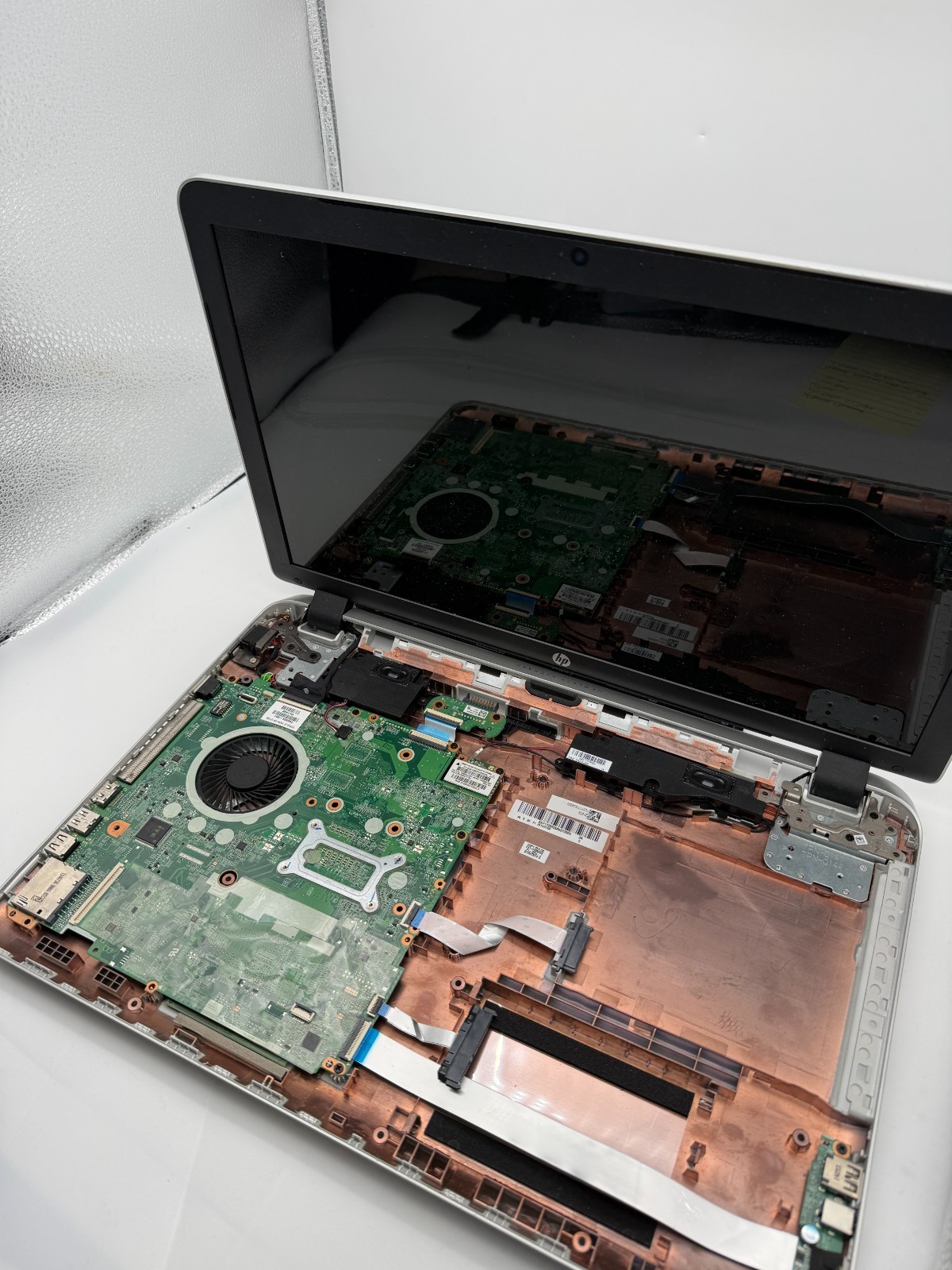 HP Pavilion 17T-F000 17.3″ Laptop i3-4005U Please Read Description
