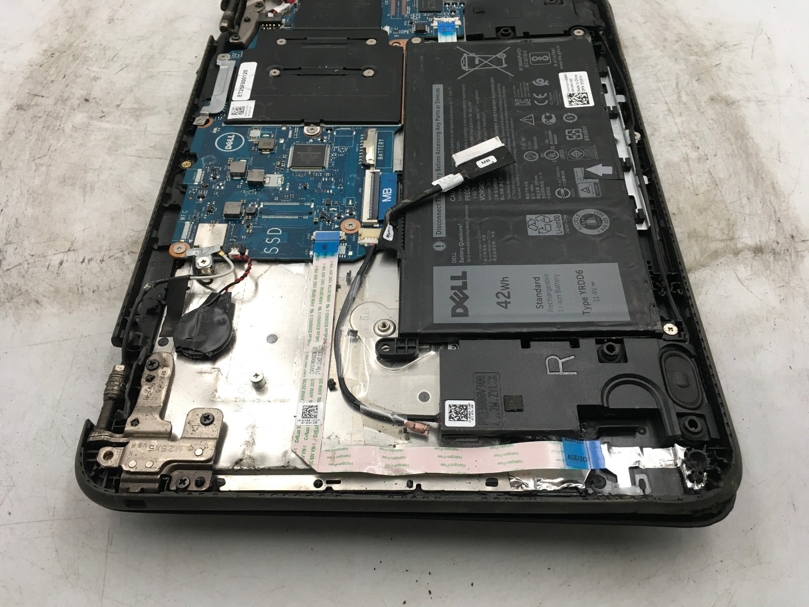 DELL LATITUDE 3180 – FOR PARTS/NO POWER – DAMAGED – INTEL CELERON – 4GB RAM – BB