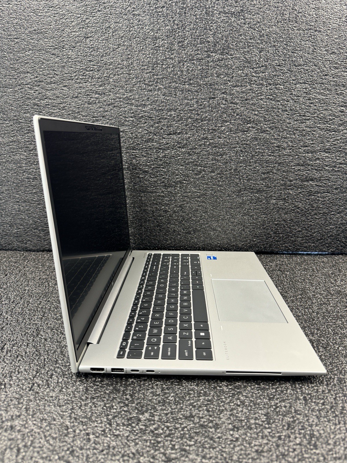 HP EliteBook 860 G9 16”/Intel i5-12th GEN/32GB RAM/256GB SSD/ NO CHARGER/ MINT✅