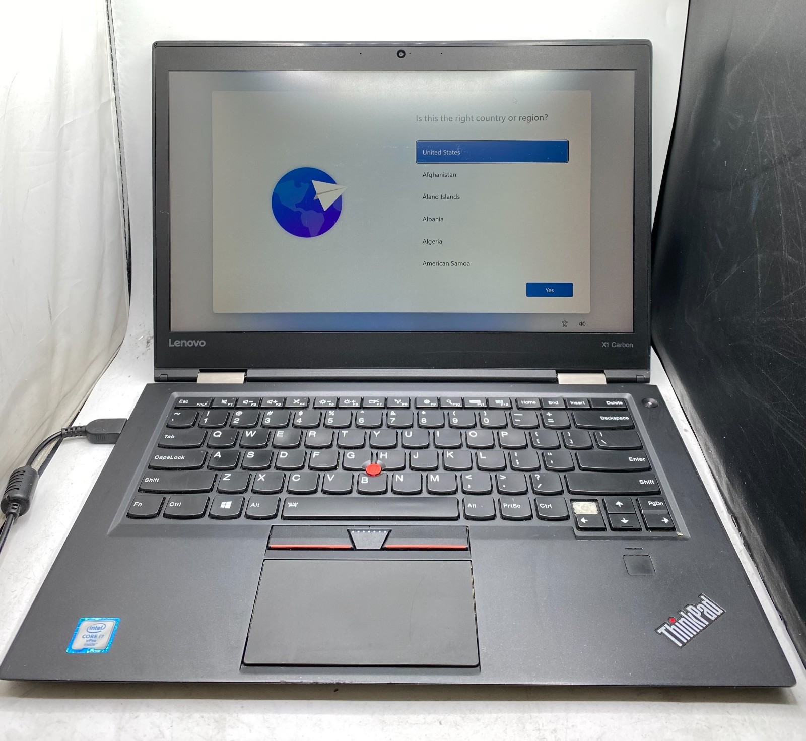 Lenovo ThinkPad X1 Carbon 4th Gen 14″ Laptop i7-6600U 2.60GHz 16GB RAM 256GB SSD
