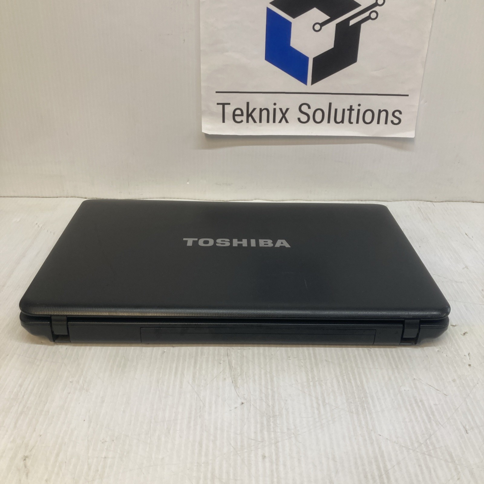 Toshiba Satellite C655D-S5139 AMD E-350 1.6GHz no RAM NO HDD Boot to BIOS