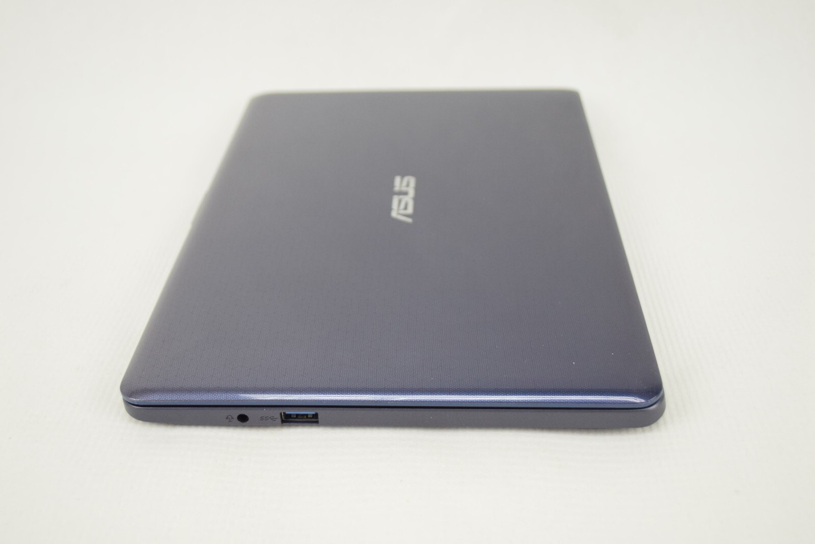 Asus L203M Intel Celeron N4000 4 GB Ram 60 GB Hard Drive Laptop Computer