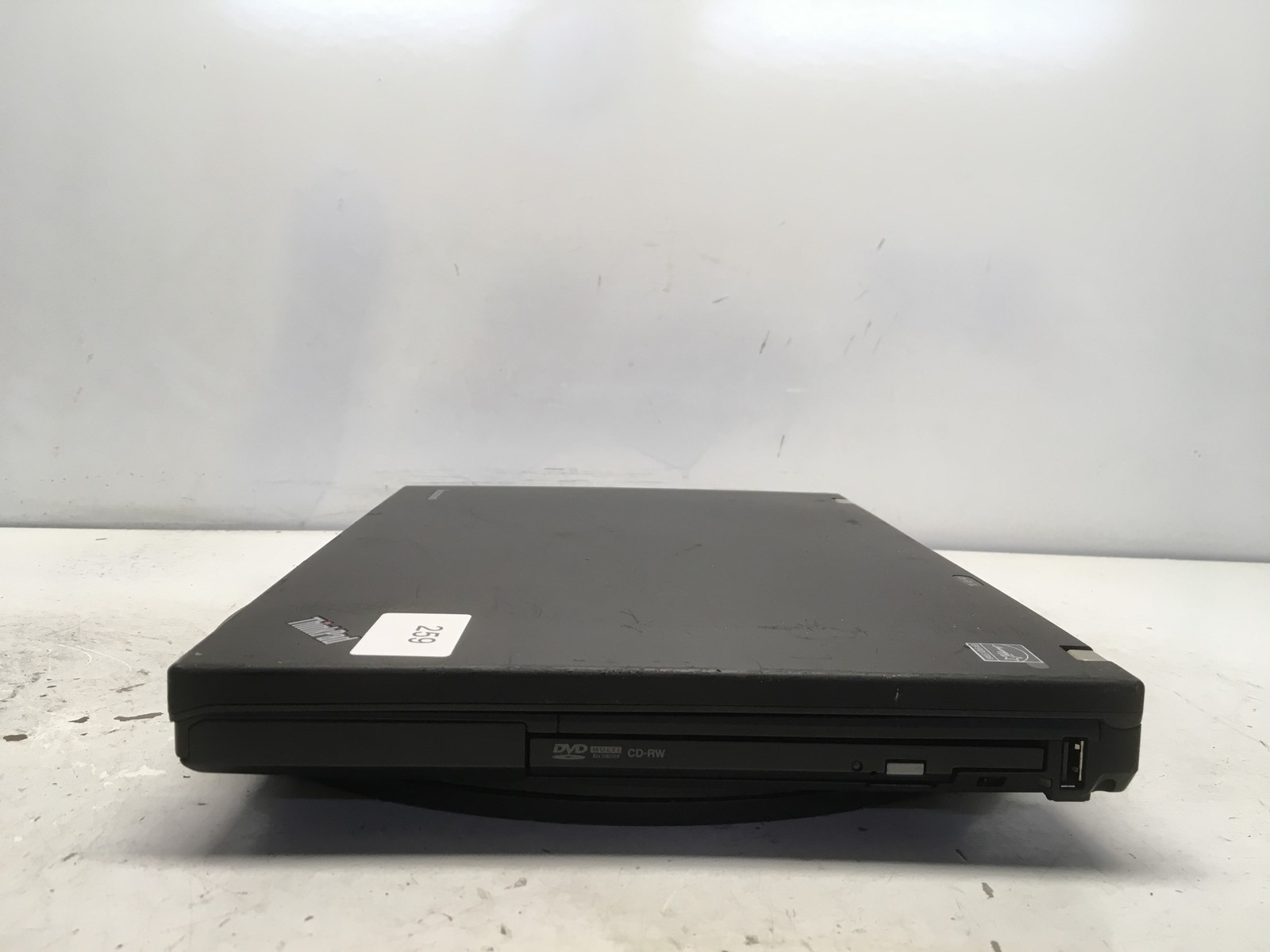 Lenovo ThinkPad T400 Intel Core 2 Duo P8400 2.26GHz 4 GB NO HDD No Batt