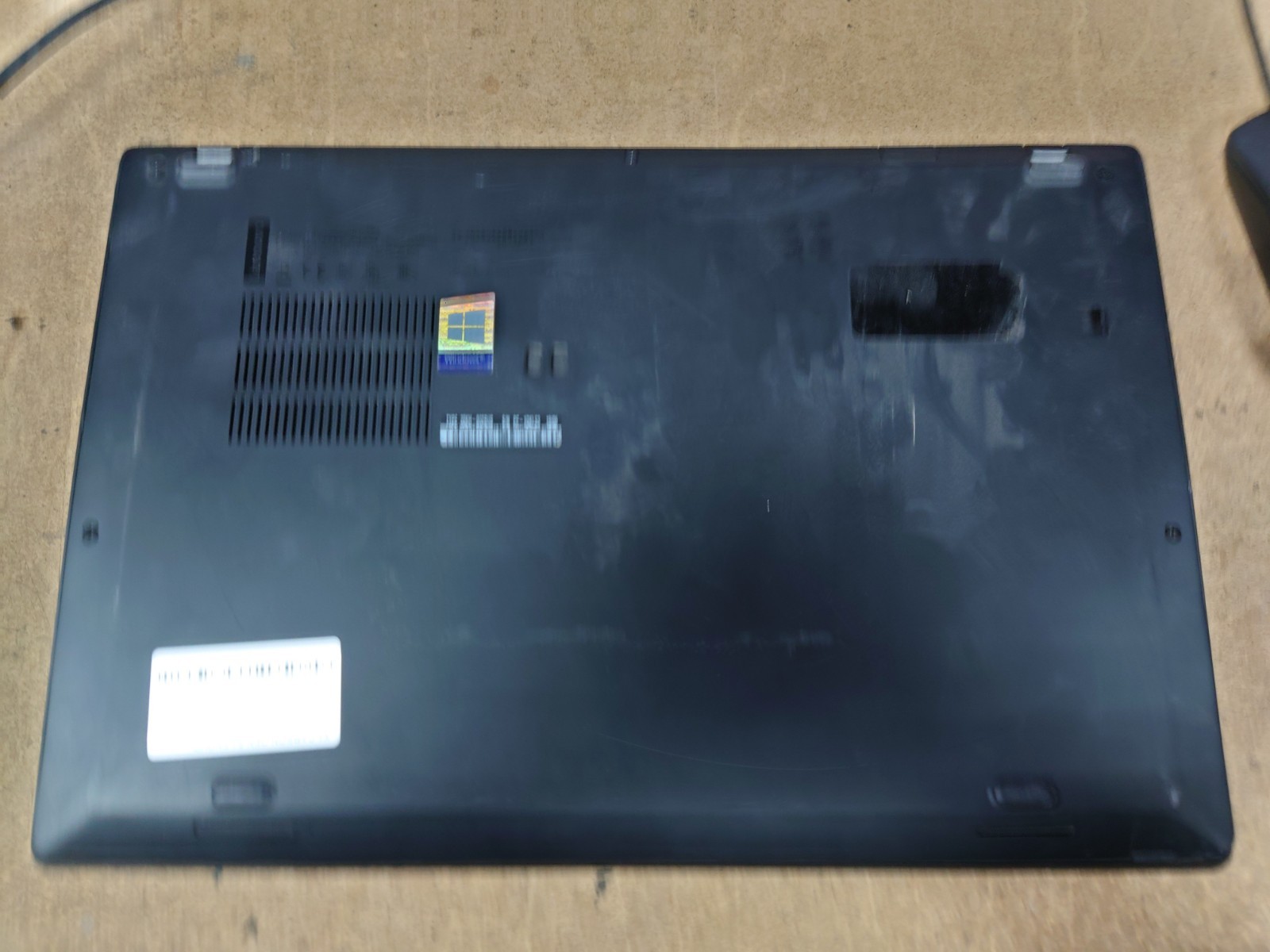 Lenovo X1 Carbon 6th Gen 14″ WQHD i7-8650U 16GB RAM No OS/SSD