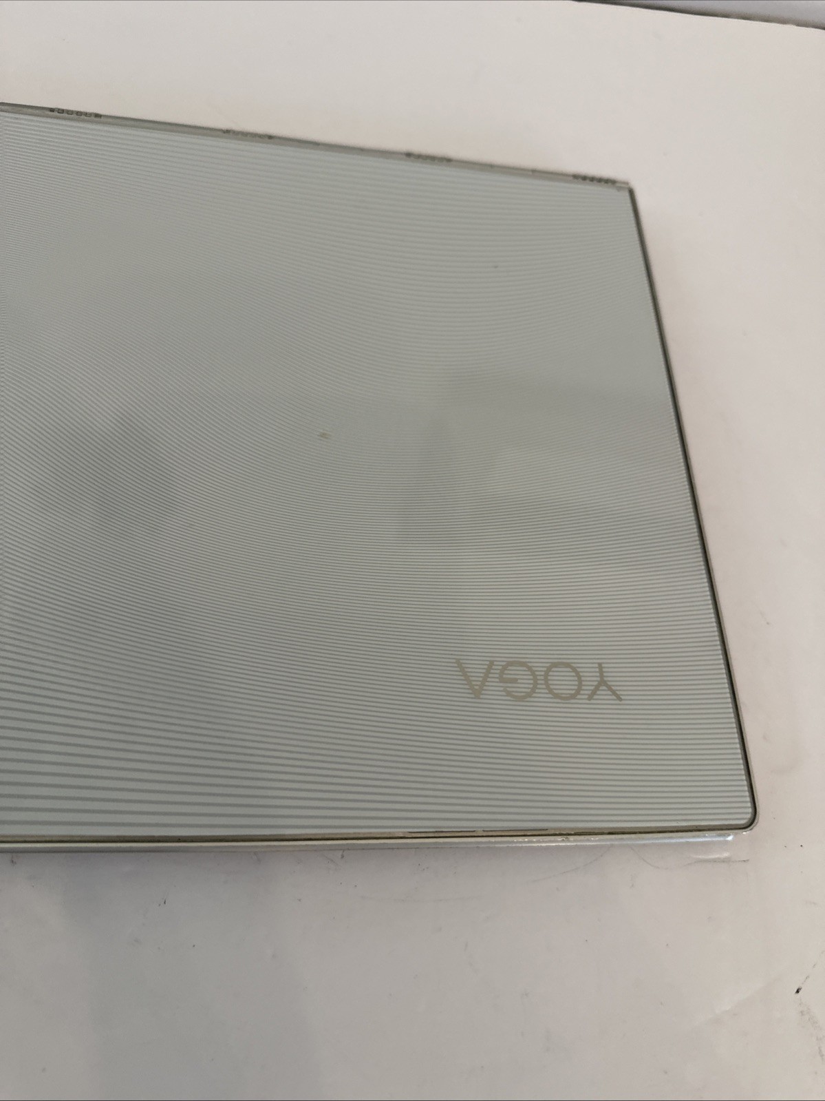 Lenovo Yoga 910-13IKB Signature Edition 4K Touch Screen Laptop Windows 10 i7 CPU