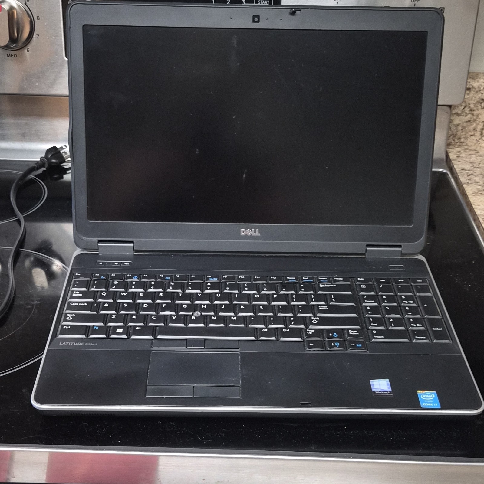 Dell Latitude E6540 15.6″ i5 2.6GHz 8GB 500GB HDD Radeon 8790M FHD Charger