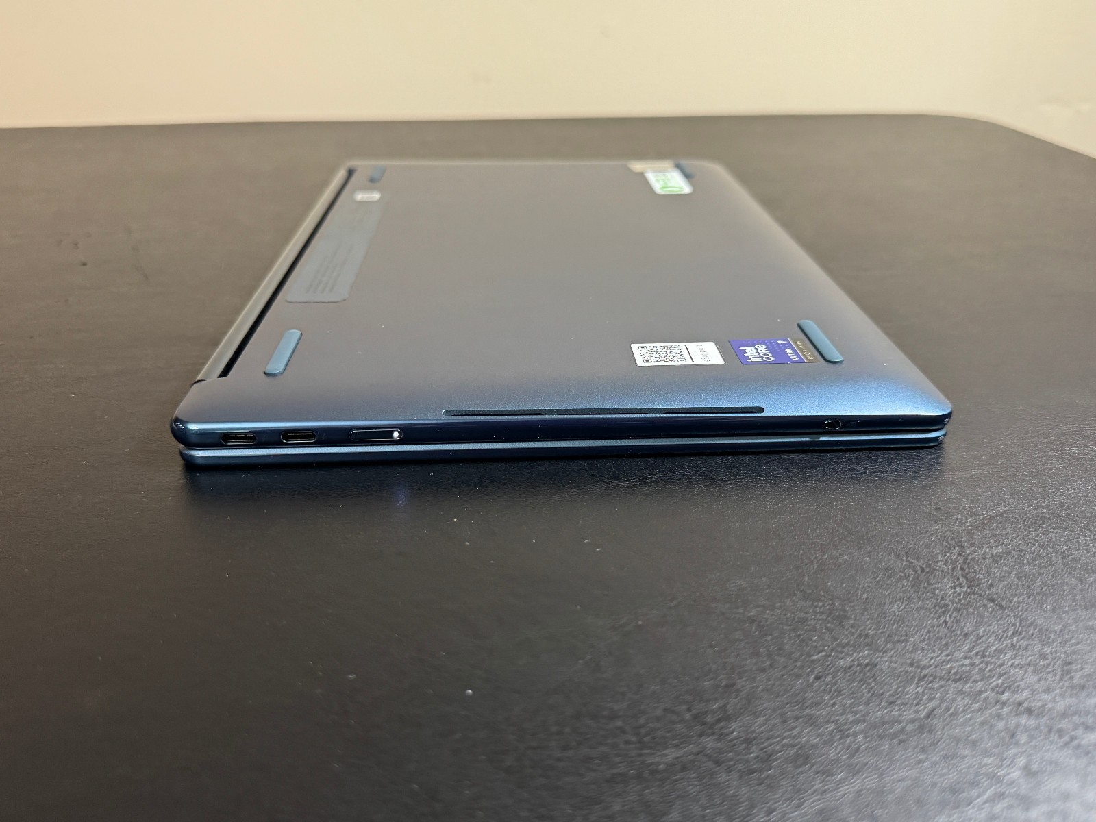 Lenovo Yoga Book 9i 14” 2.8K Dual Screen OLED Laptop Ultra 7 255H 16GB 1TB Teal