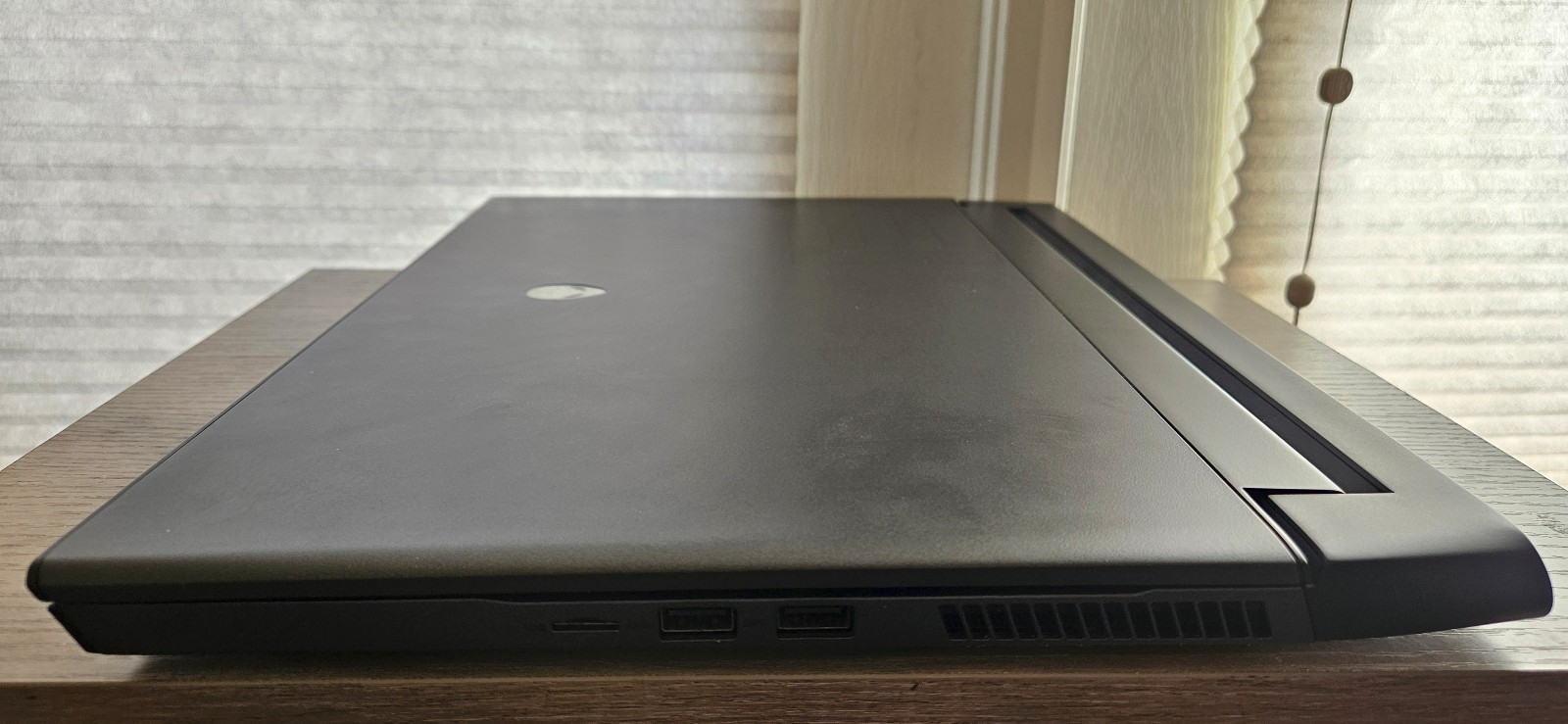 Alienware m15 R4 15.6″ 300Hz FHD – i7-10870H – 16GB RAM – RTX 3070 – 1TB SSD