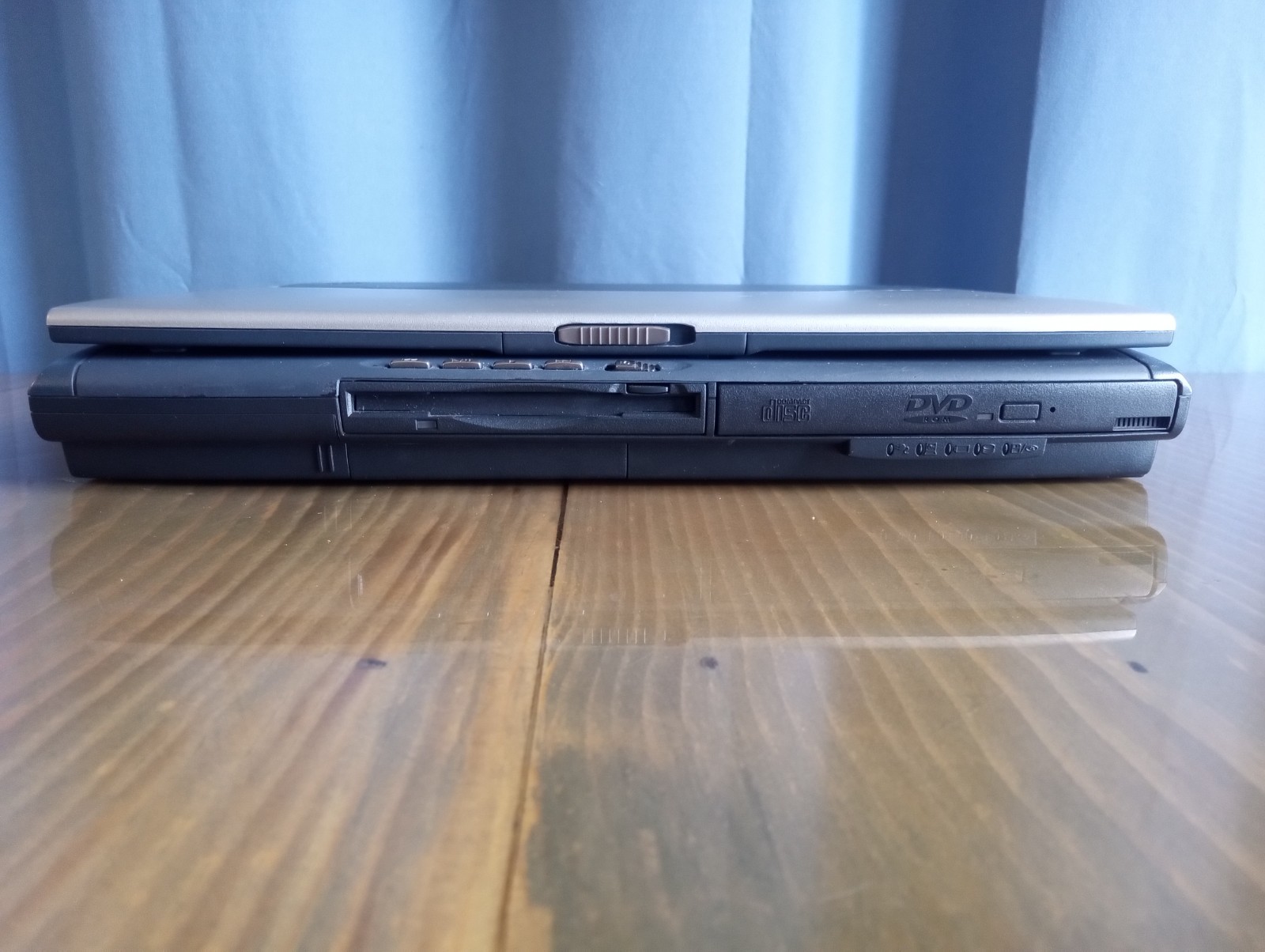 Vintage 1998 Toshiba Satellite P5275U-4K9J0 Laptop TESTED BOOTS WIN 98
