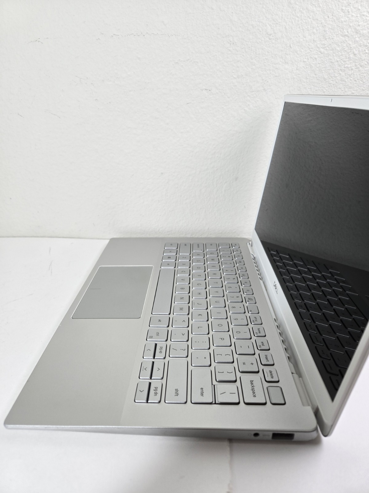 DELL Inspiron 5391 i5-10210U 1.6GHz 8Gb RAM 256Gb NVMe Win11Pro