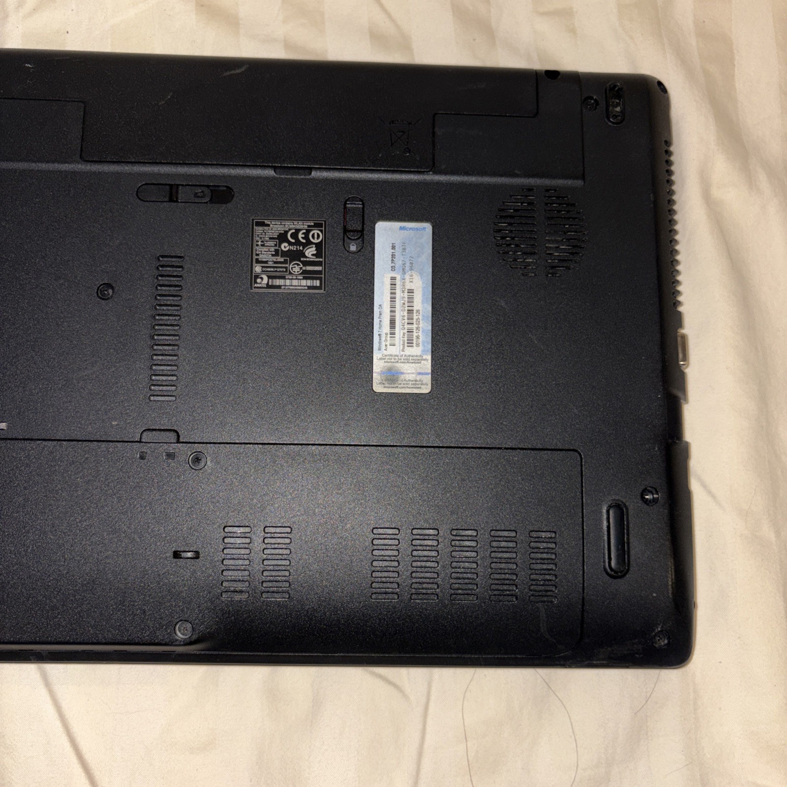 Acer Aspire 5742-6475 15.6″ Notebook – i3-m380 2.53 Ghz, 4 GB, 250 GB