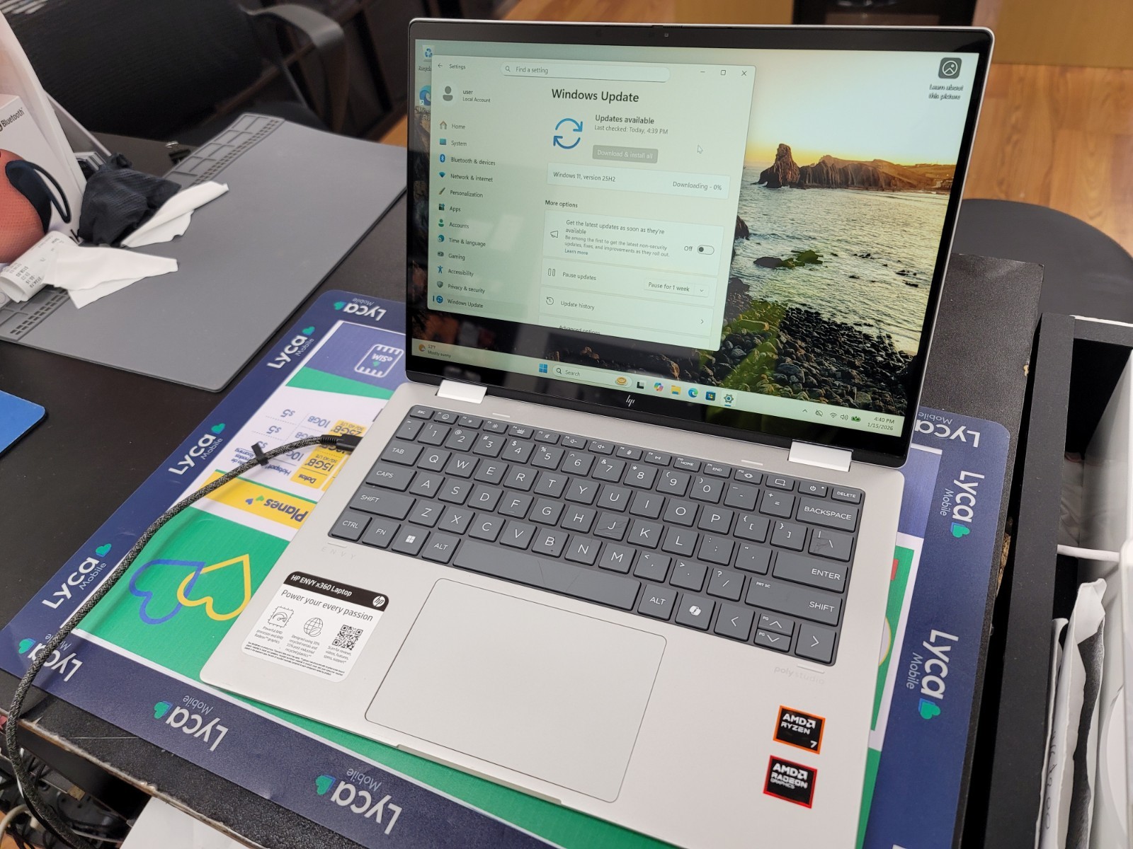 HP Envy x360 Laptop Amd ryzen 7 8840hs w/ radeon 780m graphics 1TB With Charger