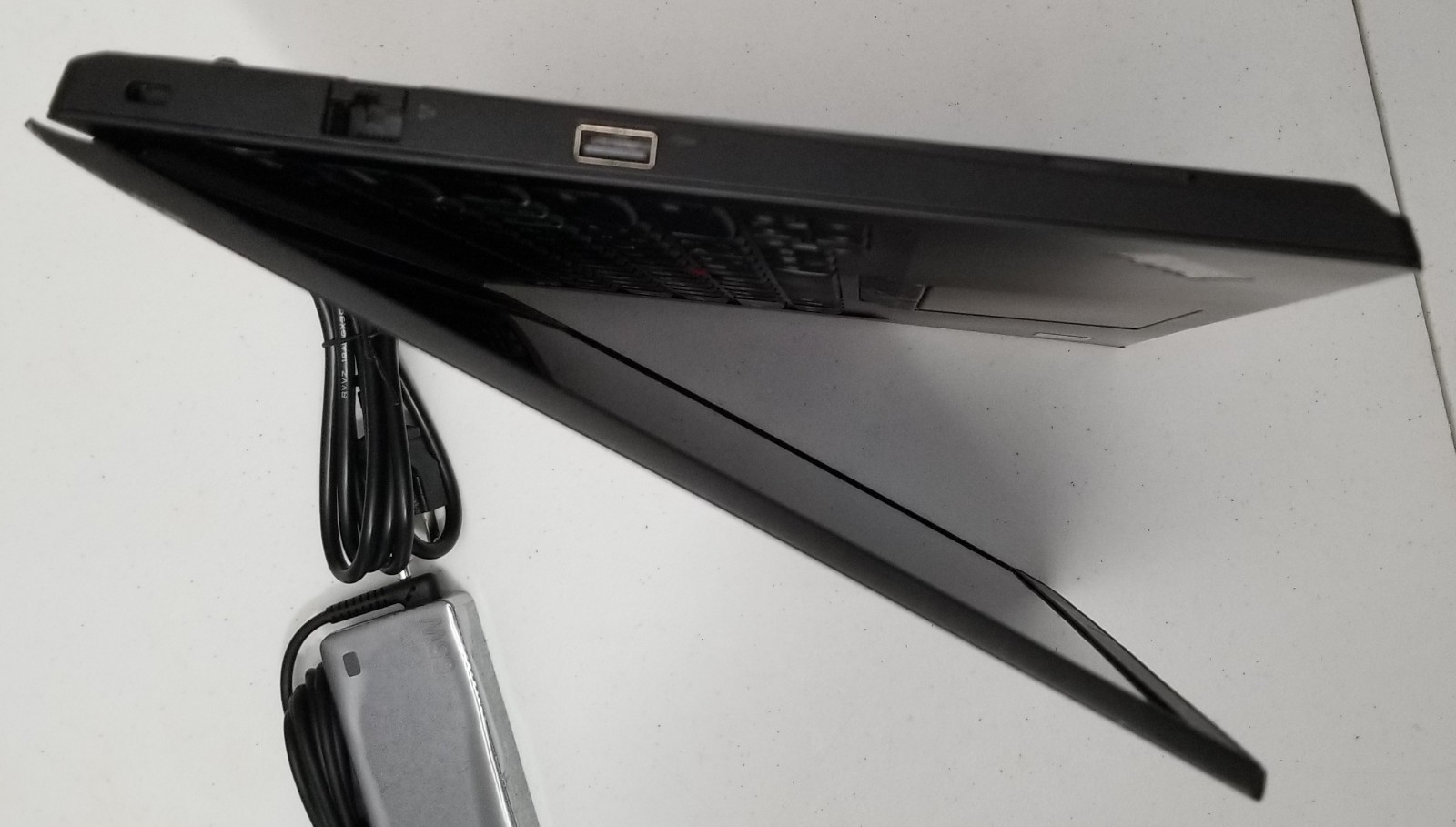 Lenovo ThinkPad E14 14″ Laptop Gen 1 Core i5-10210U 8GB RAM 240GB SSD w/Charger