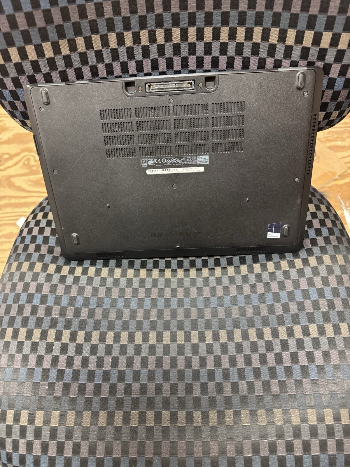 Dell Latitude E5450 14″ i5-5300U 8GB 256GB SSD Win 11 Pro Black