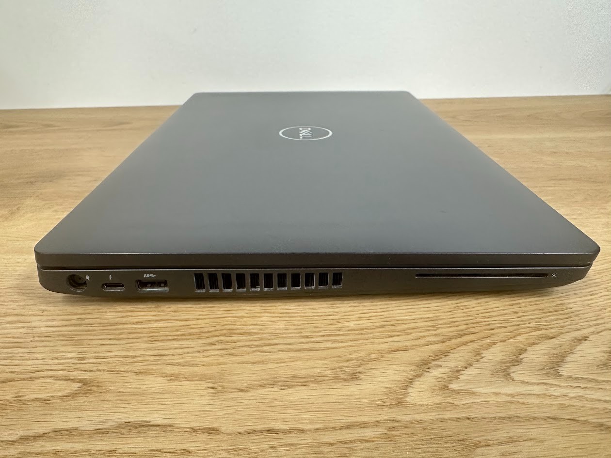 Dell Precision 3541, Core i7 9850H, 16GB, Quadro P620, 512GB SSD 2019 100% Batte