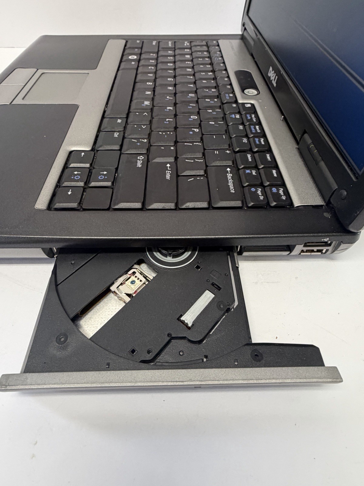 Dell Latitude D530 15″ Core 2 Duo 2.0Ghz Laptop w/ 320GB HD, 3GB Ram, NO Battery