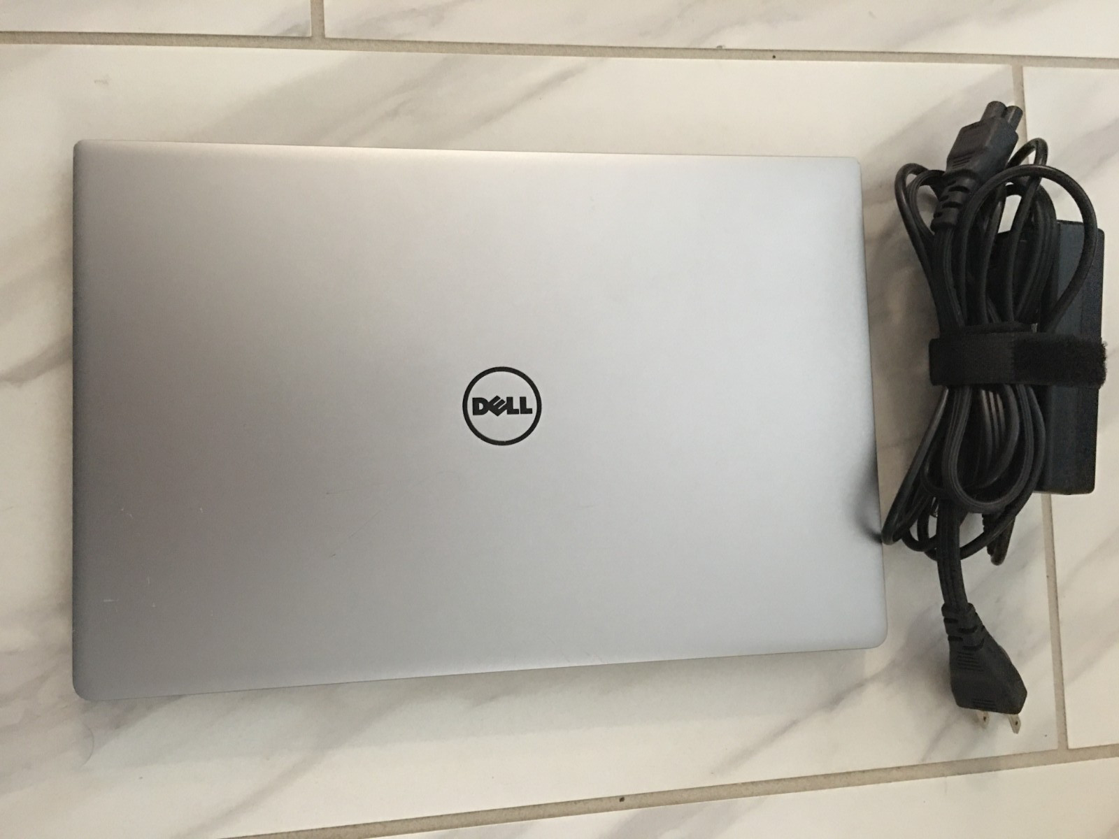 Dell XPS 13 Intel i5-7200U 2.5GHZ, 256GB NVMe, 8GB RAM, Win11 Office 2024