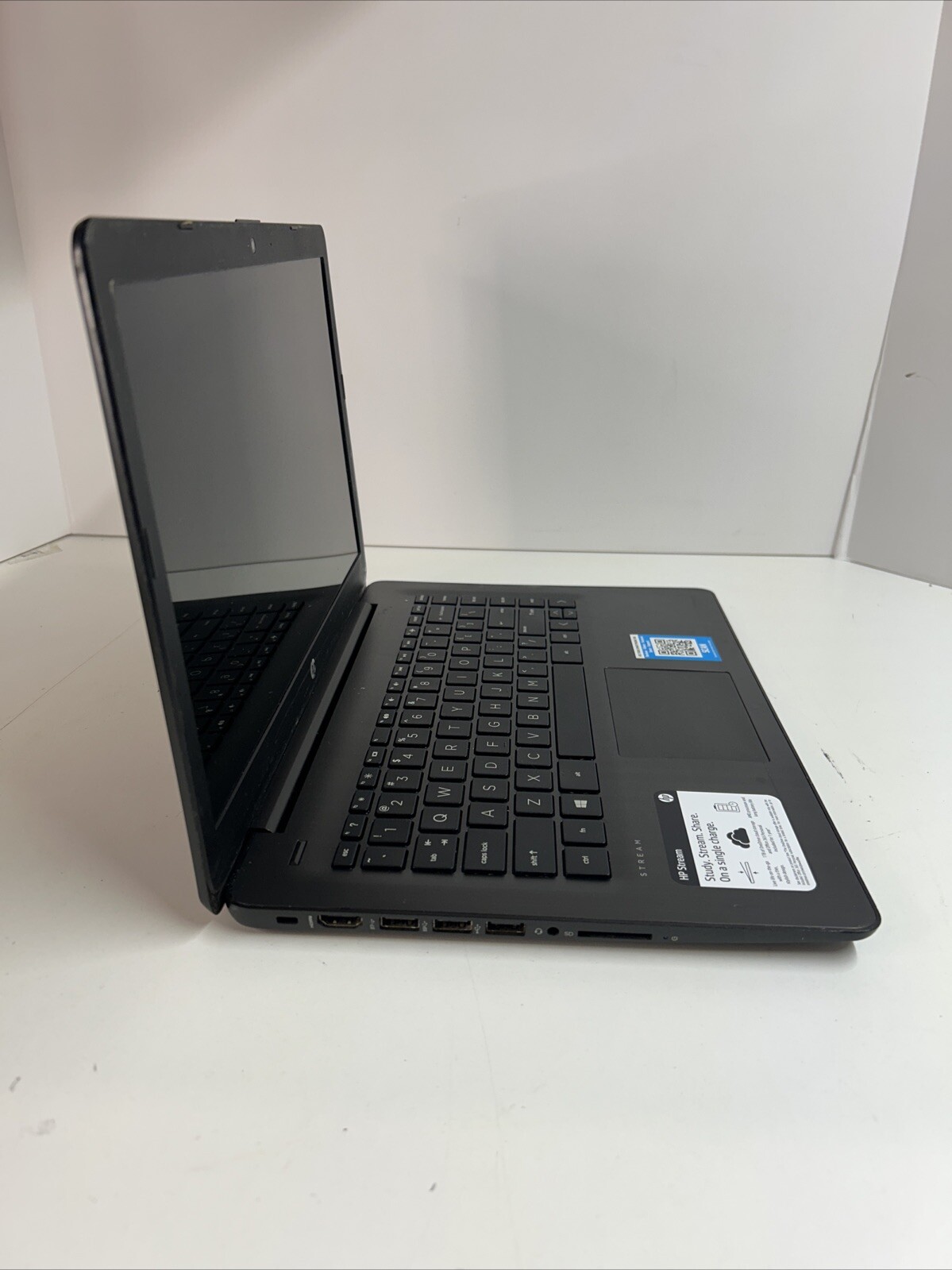 HP Stream 14″ Win10Pro, 32GB/64GB emmc , 4 GB Ram A4 9120e