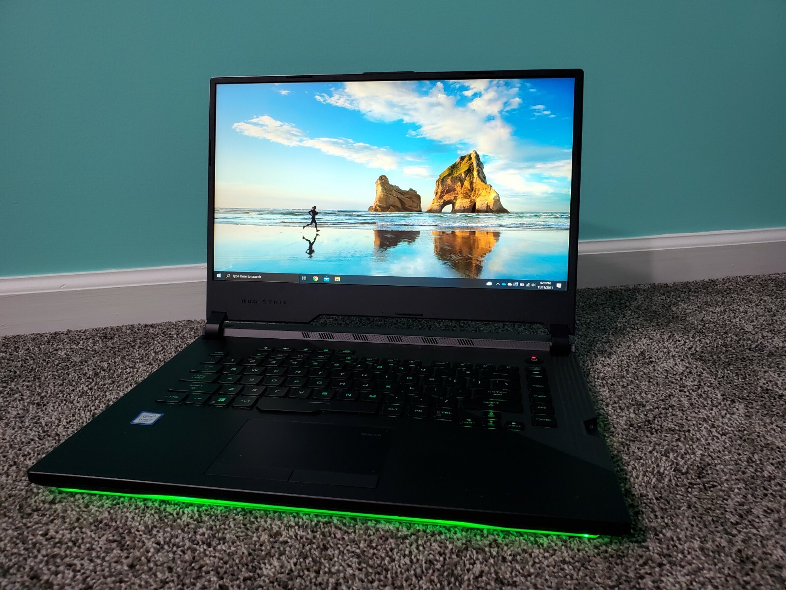 ASUS ROG Strix SCAR III 15.6″ 240hz 32GB RAM RTX 2070 (Great For Editing/Gaming)