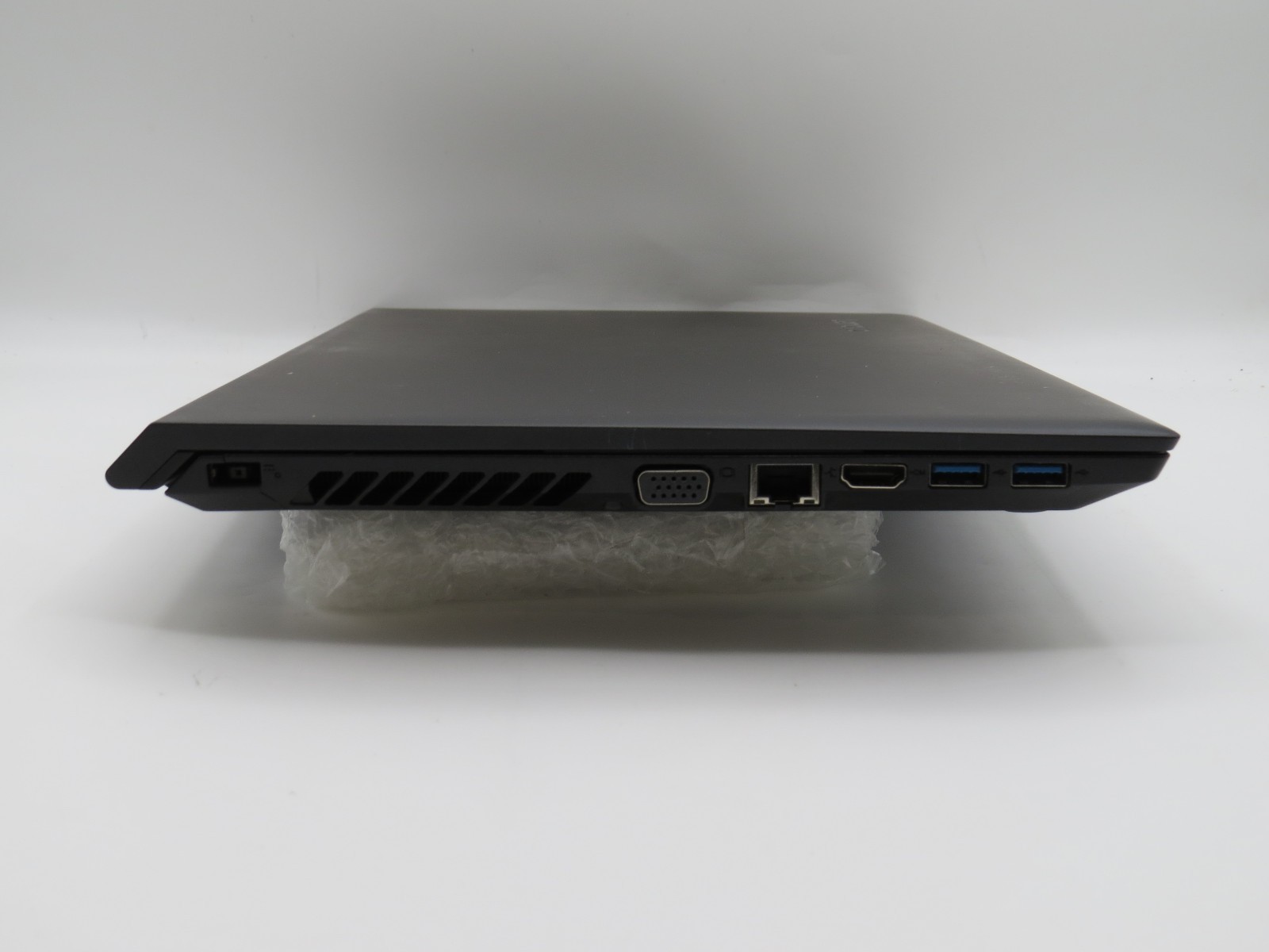 Lenovo V310 i3-6100U @ 2.3GHz 6GB DDR4 256GB SSD No OS/AC/Battery