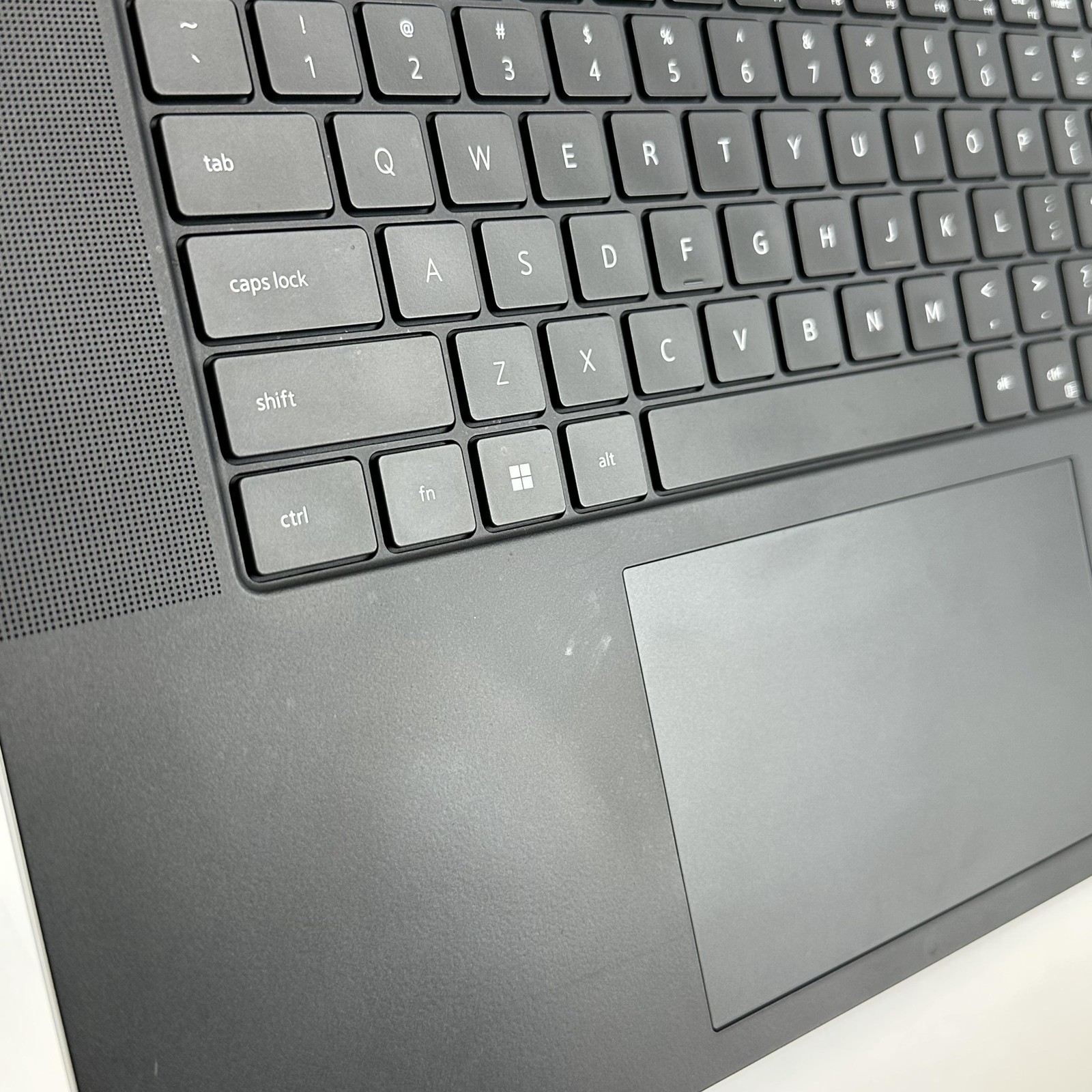 Dell Precision 5680 16 FHD+ 2.6GHz i9-13900H 64GB 1TB RTX 2000 Ada Bad Camera