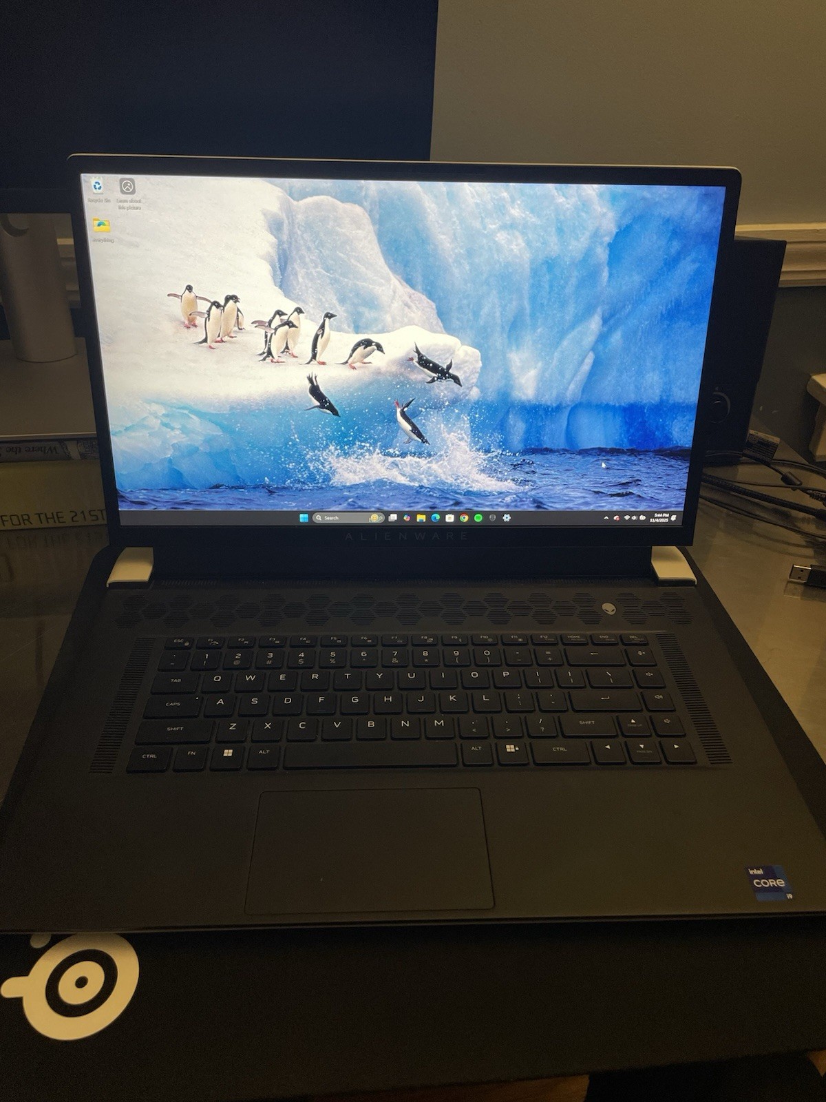 Alienware X17 R2 4k Display, DDR5 32gb Ram, Core I9 12th Gen, Rtx 3080 16GB