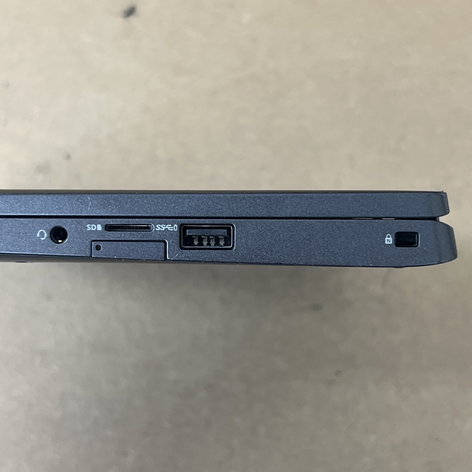 Dell Latitude 5300 2-in-1 i7-8665U 1.9GHz 32GB Ram 2TB SSD – Fair