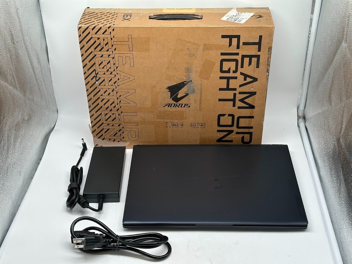GIGABYTE – AORUS 16X (2024) 165Hz 2560×1600 RTX4070 i7-14650HX 32GB/1TB